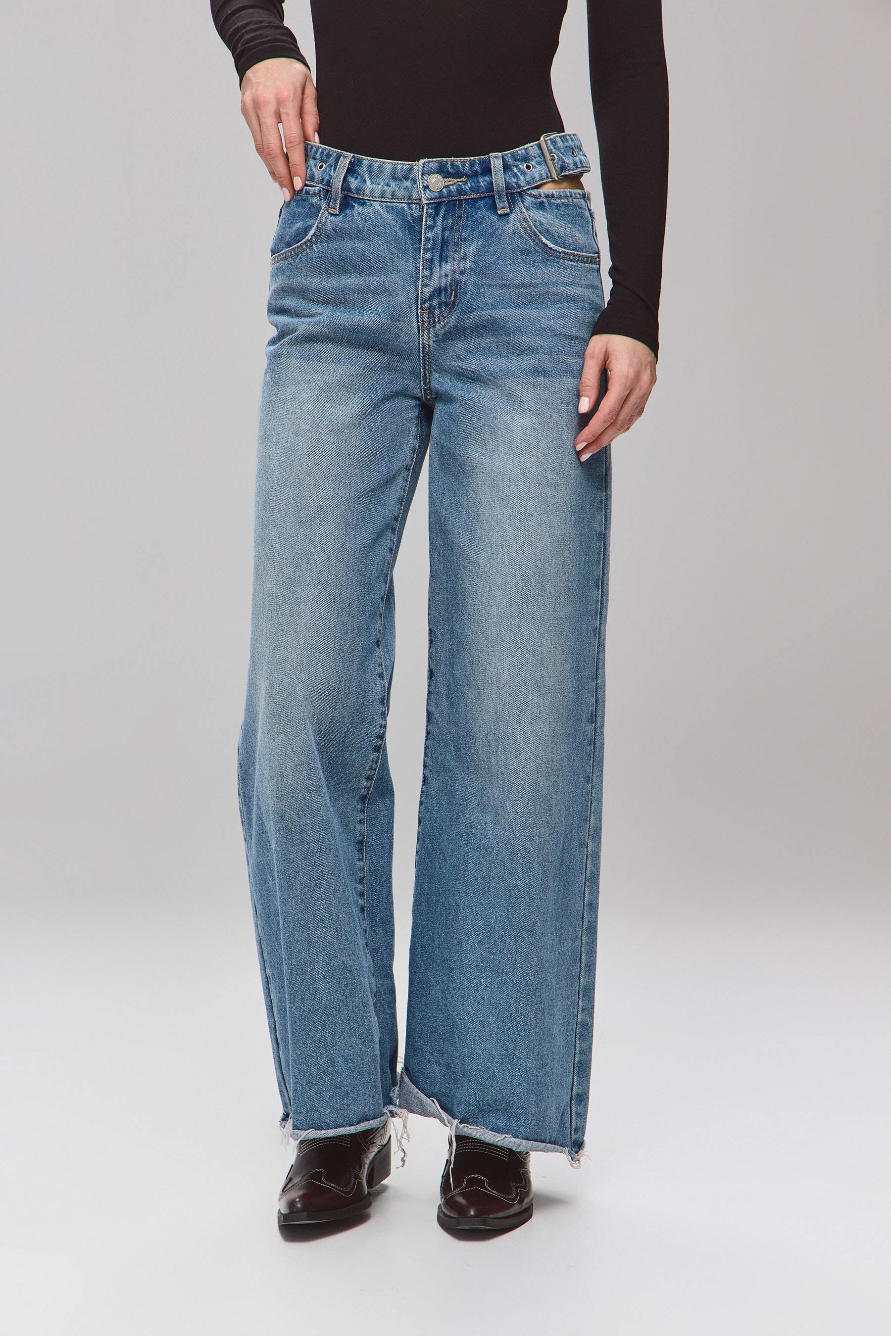 ג'ינס נמוך אבזם