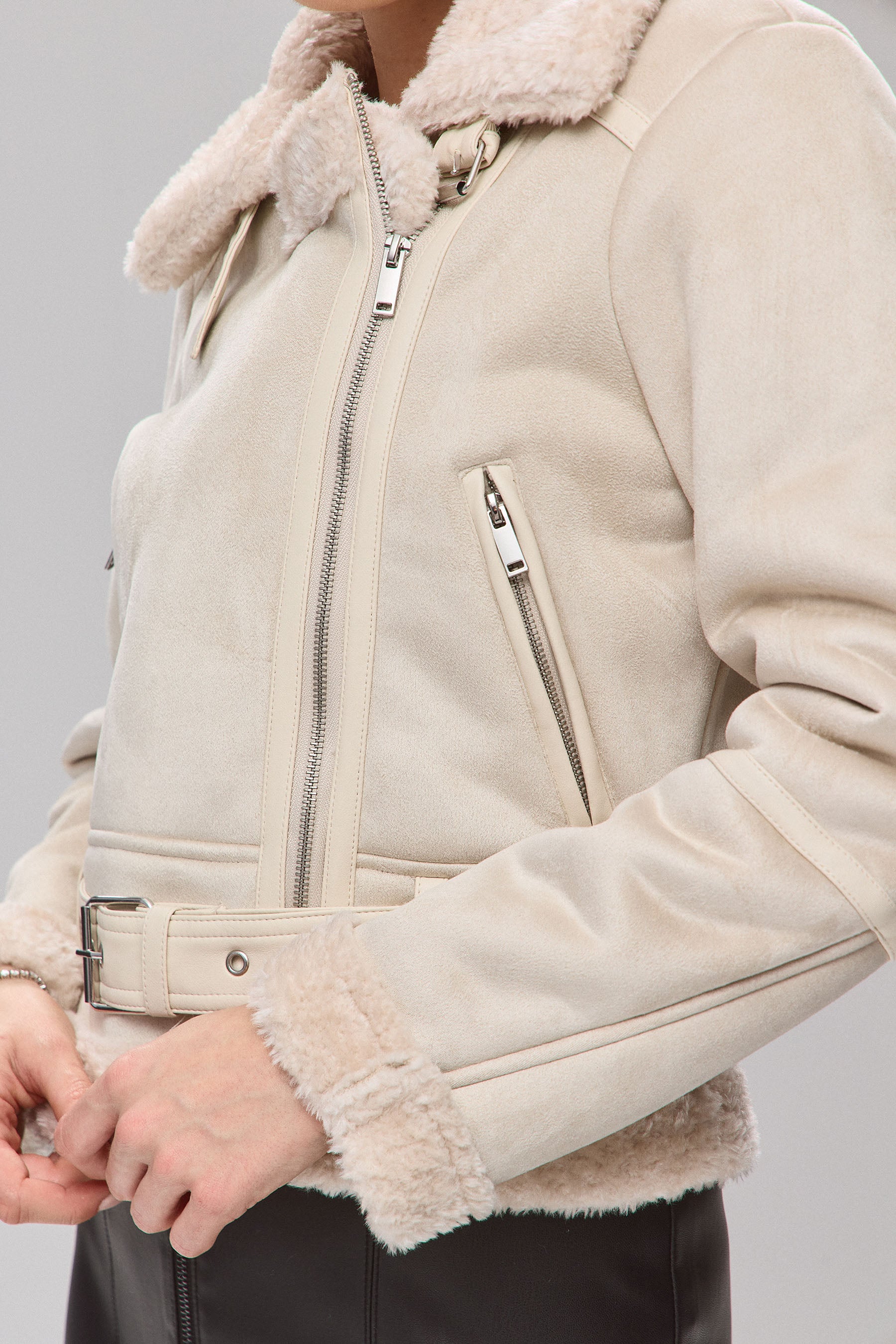 ג'קט טייסים ליאו