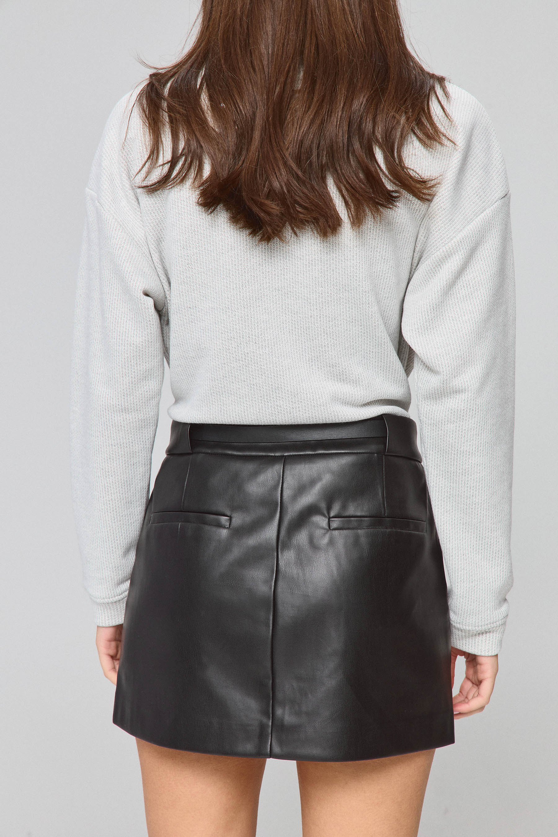 סקורט PU עם חגורה קטנה