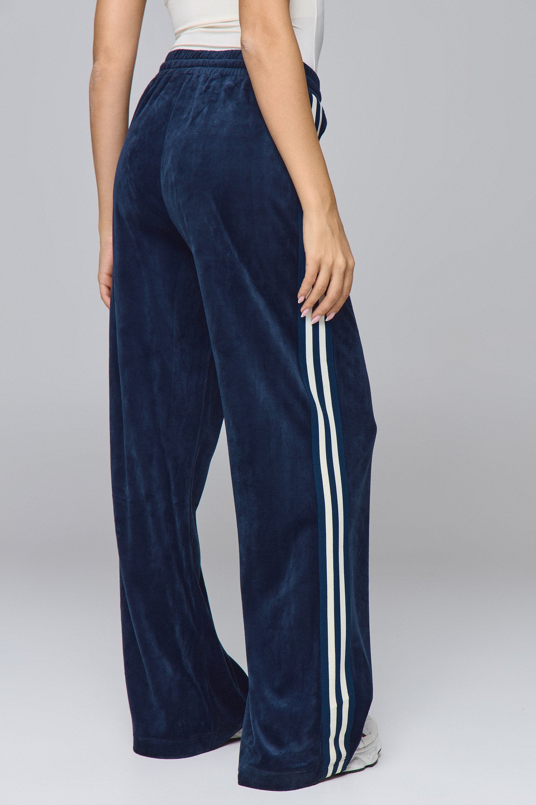 מכנסי קטיפה ג'וס חליפה