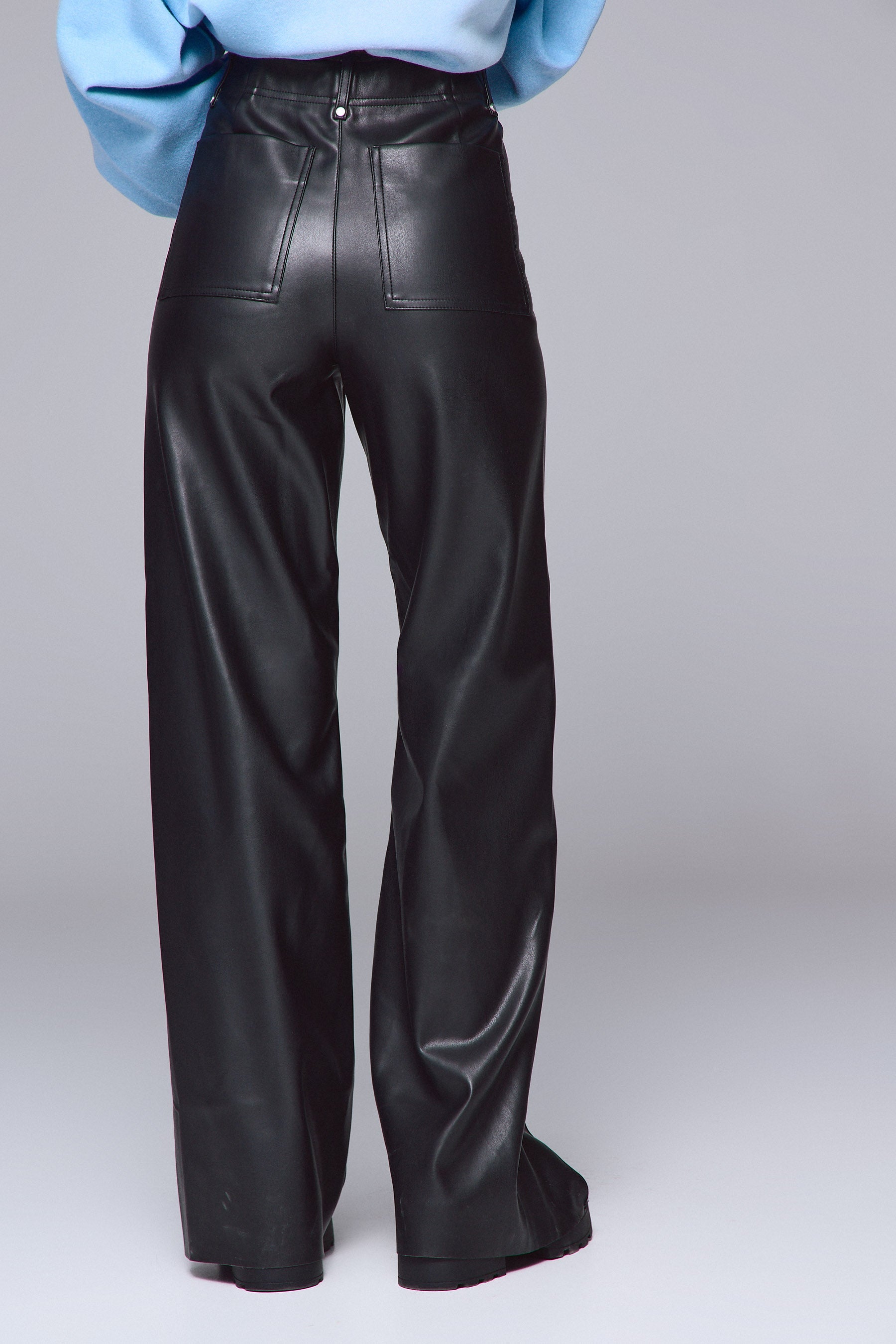 מכנסי PU גזרה ישרה