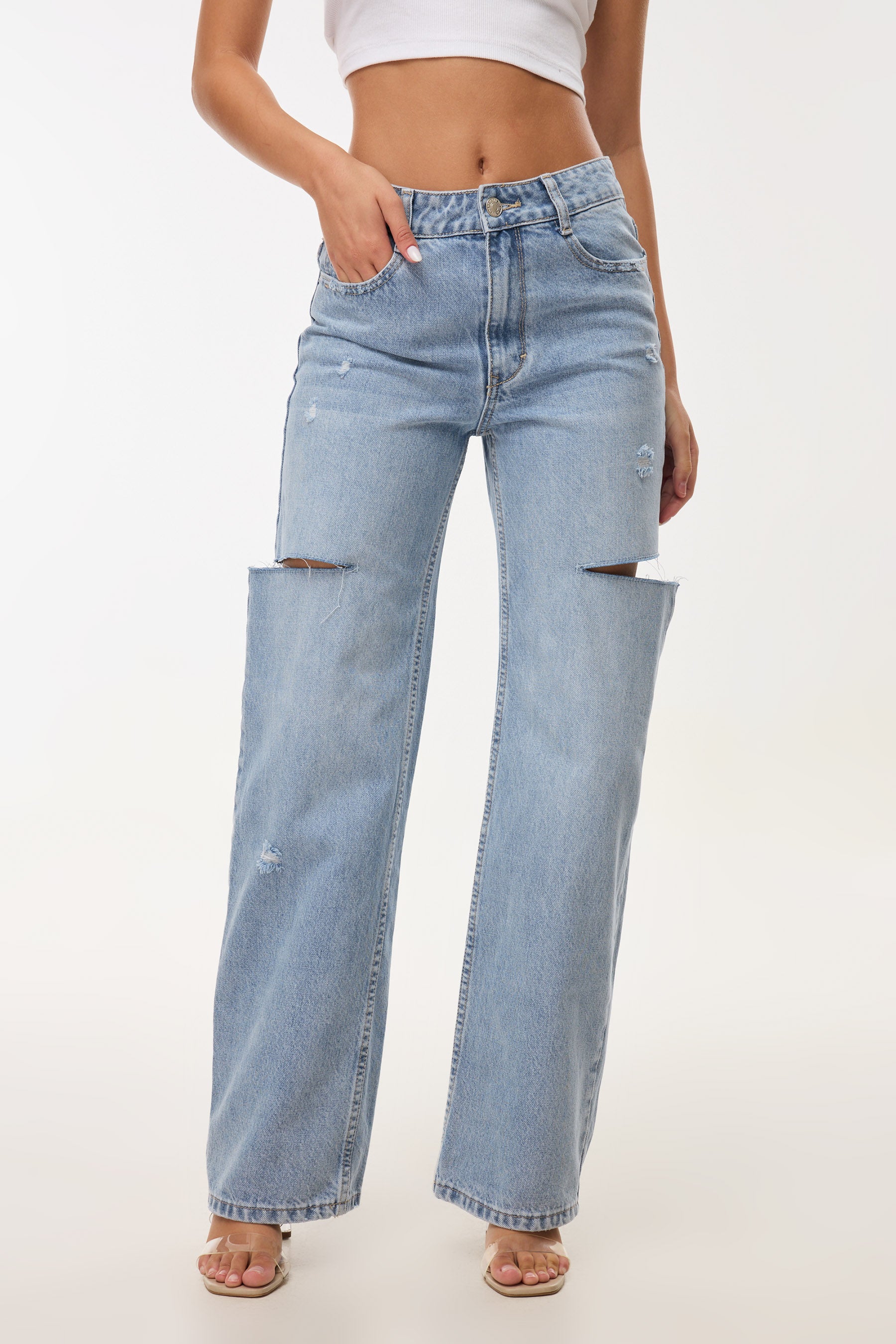 ג'ינס נויה נמוך