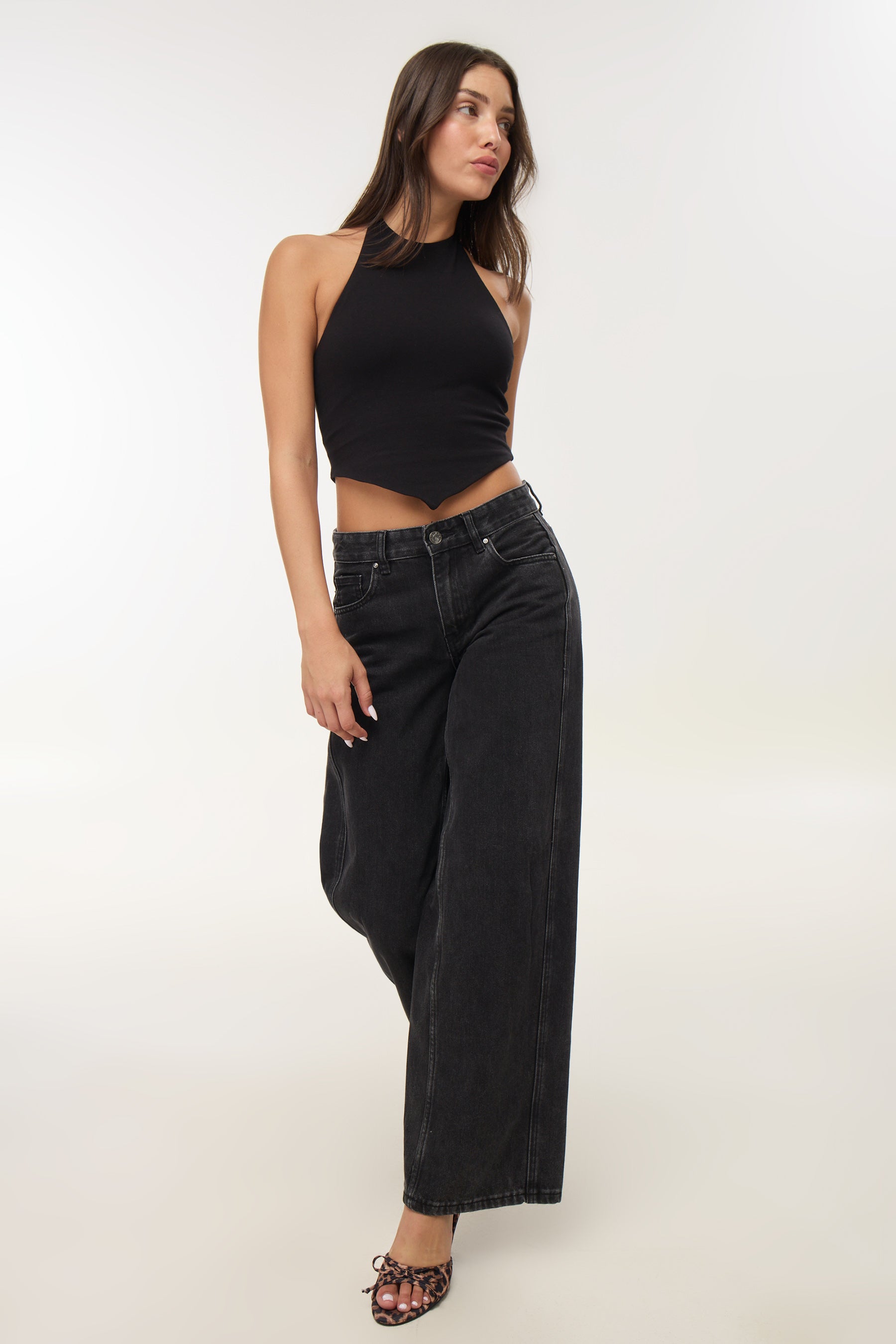 ג'ינס רחב מנהטן