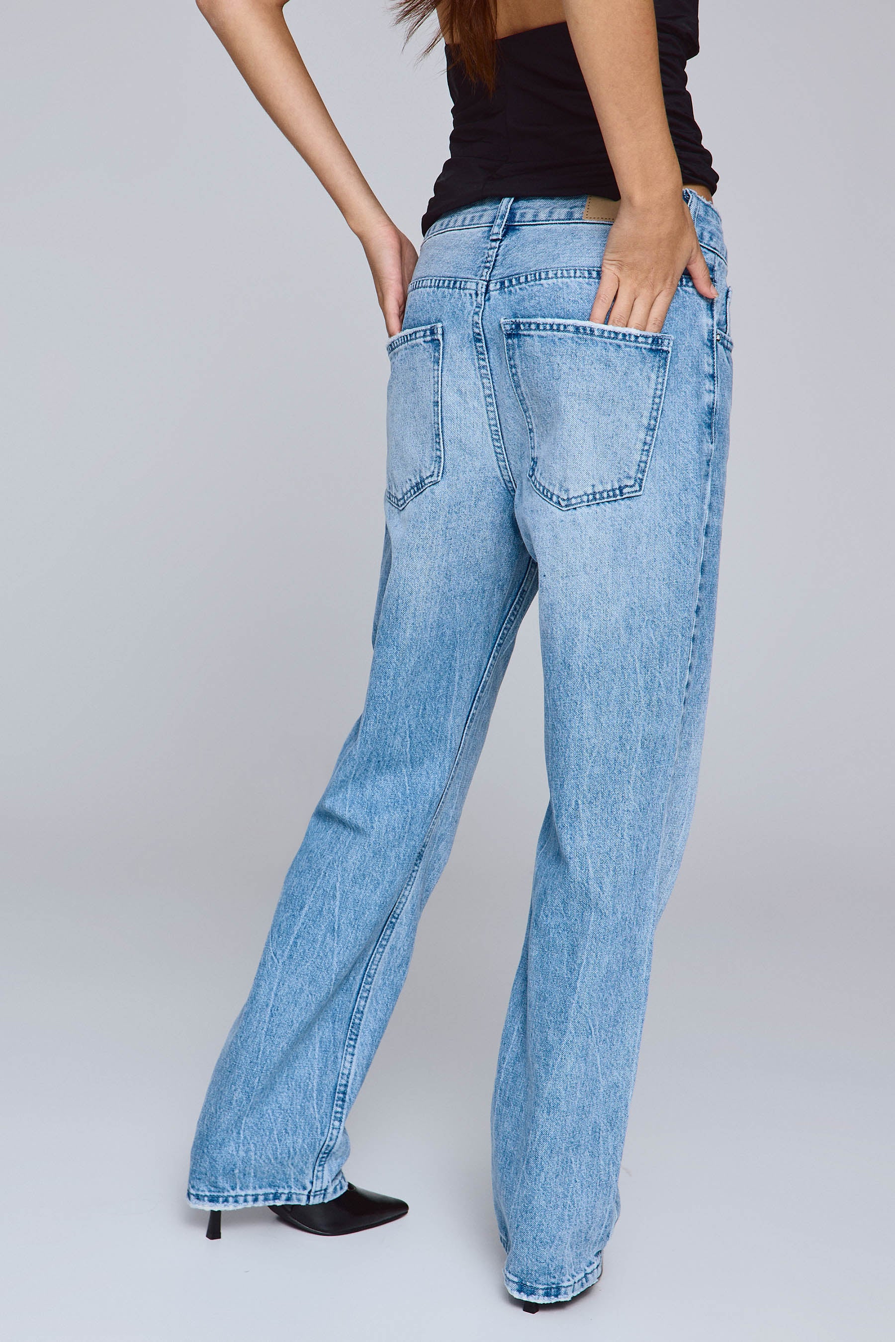 ג'ינס מאם נונו