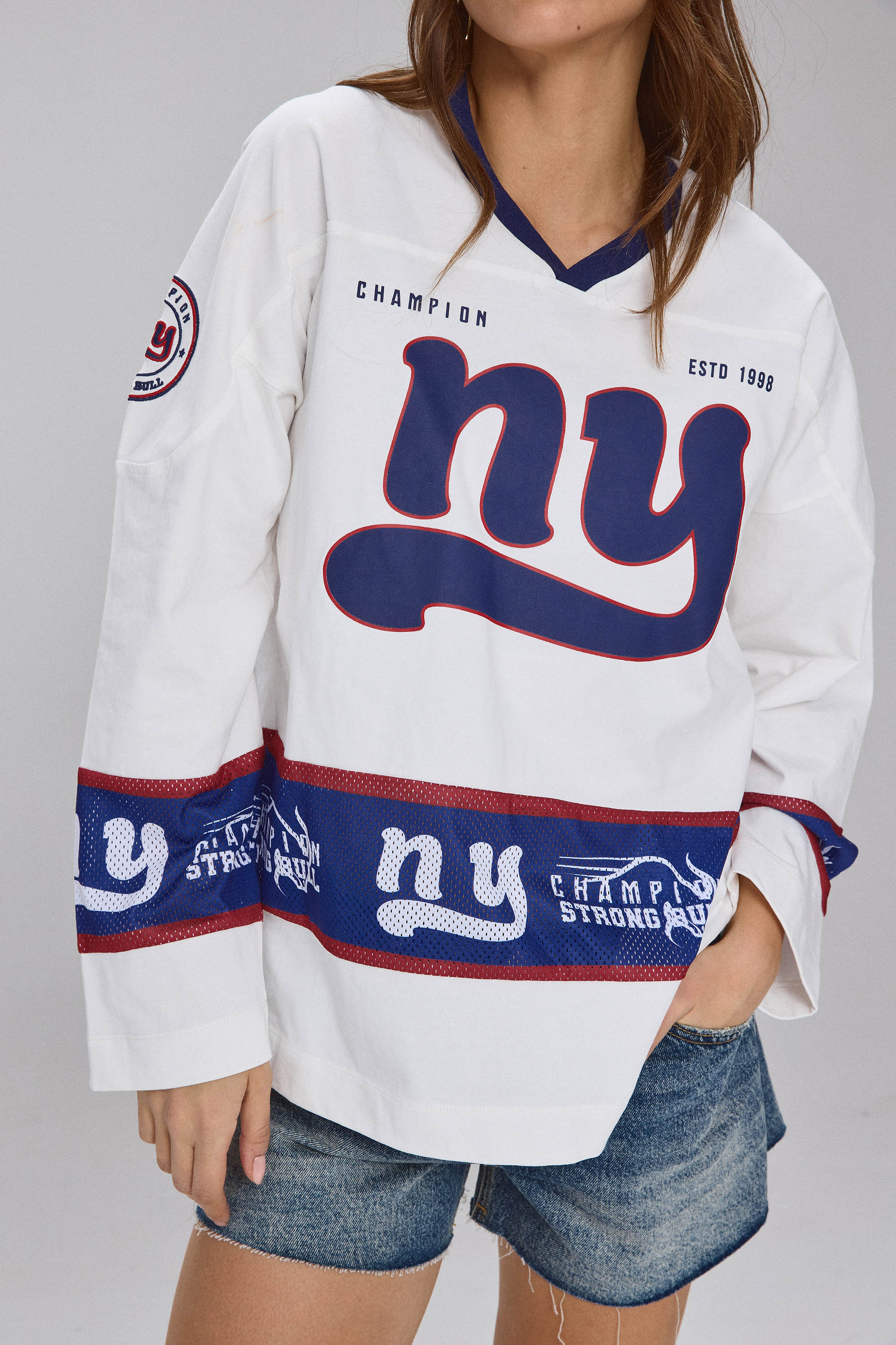 טי שירט עם חיתוכים בד רשת