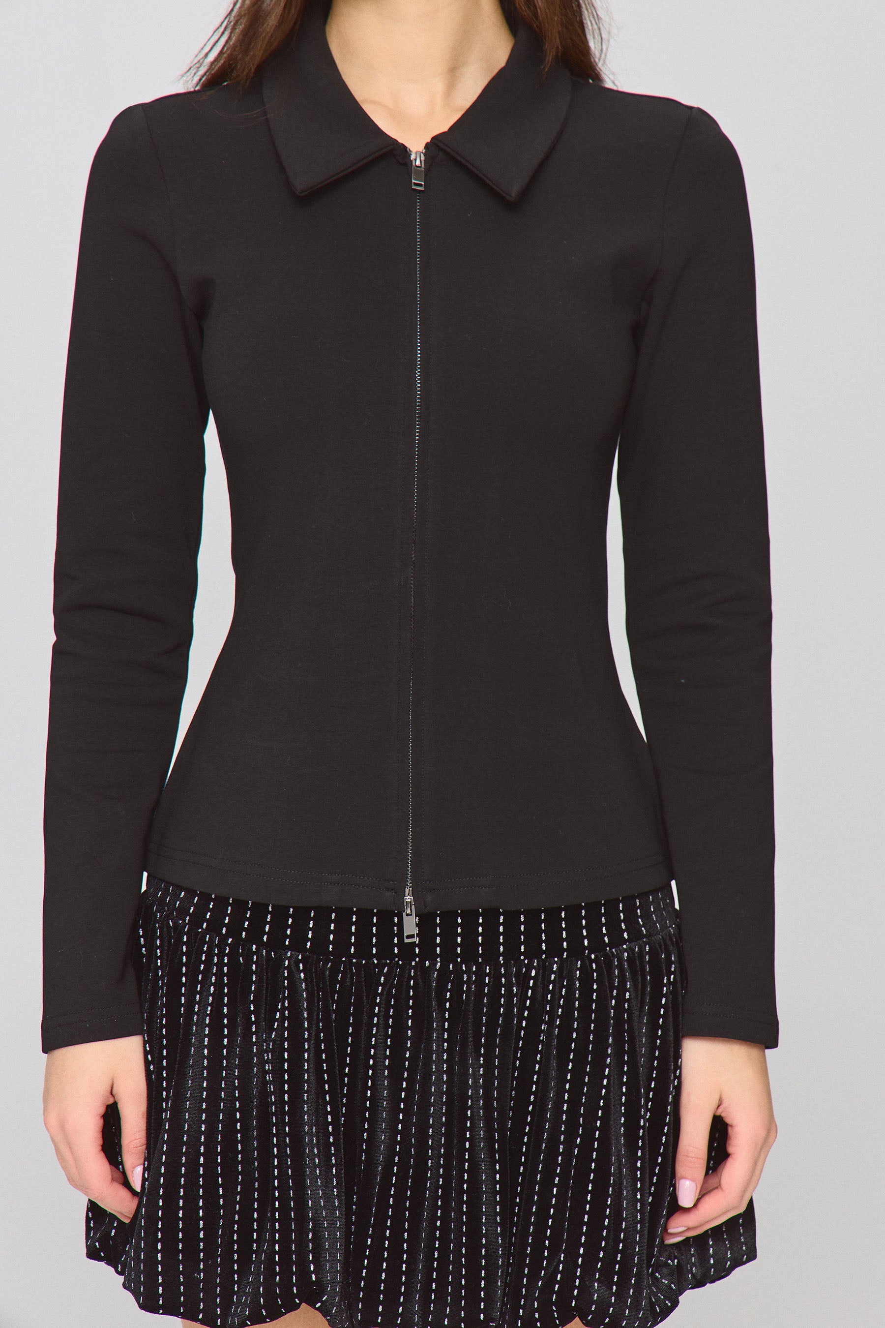 חולצת לייקרה פיטד זיפר