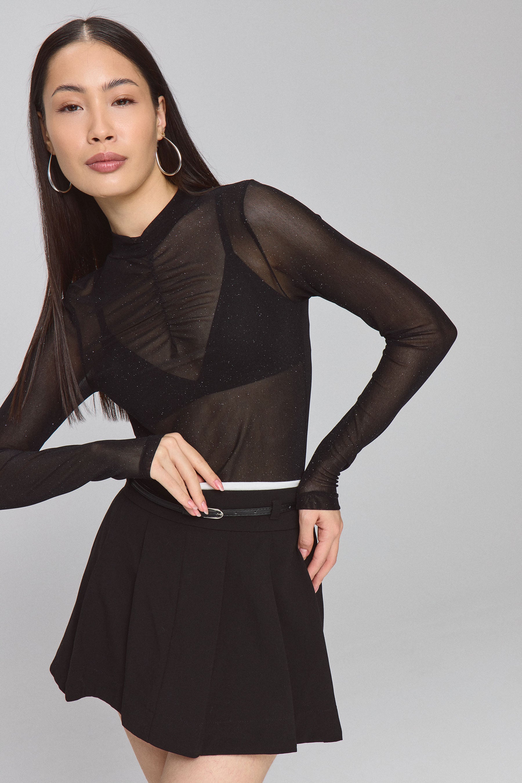 חולצת לורקס עם כיווץ קדמי