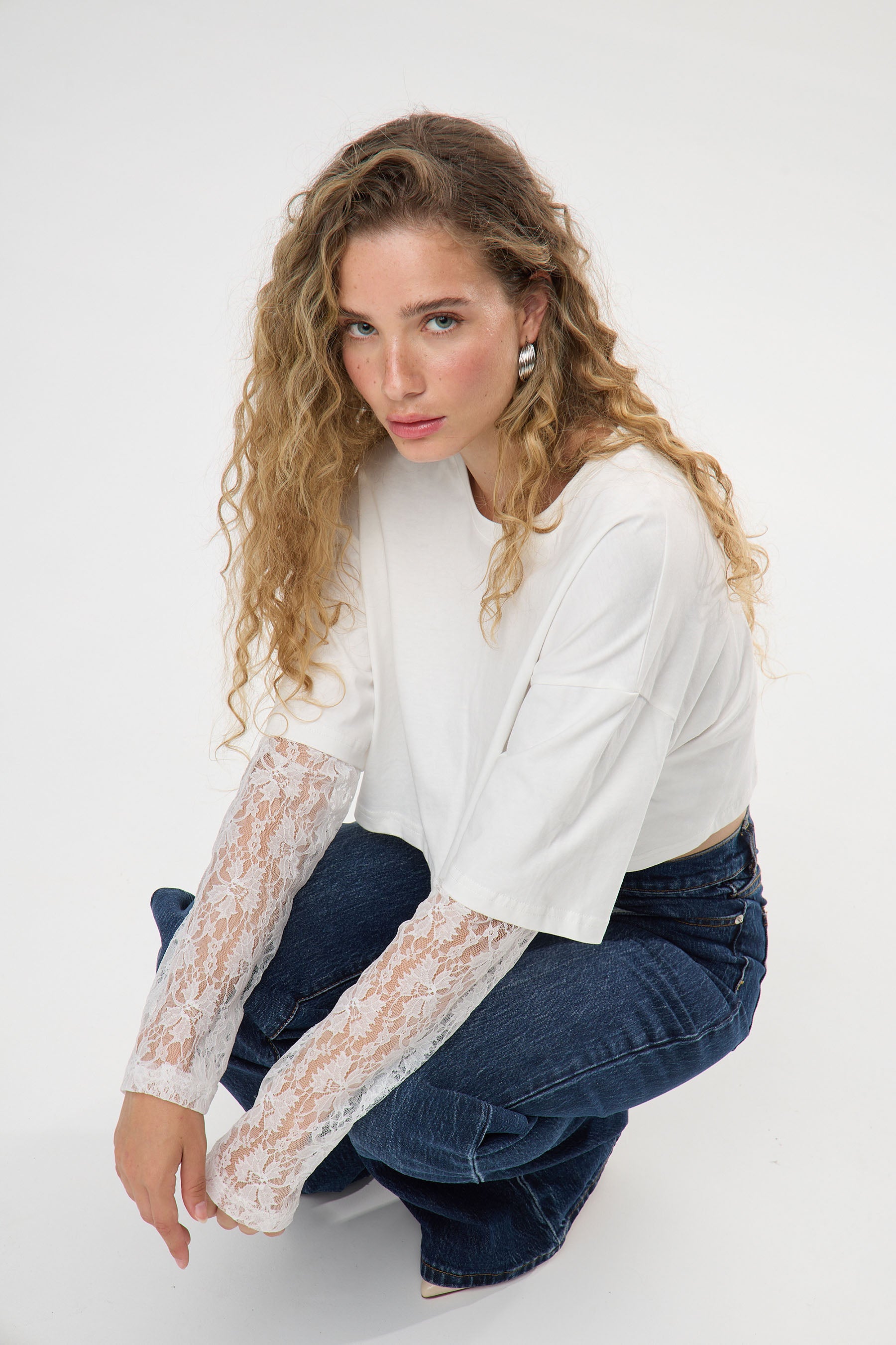 טישירט שרוול תחרה