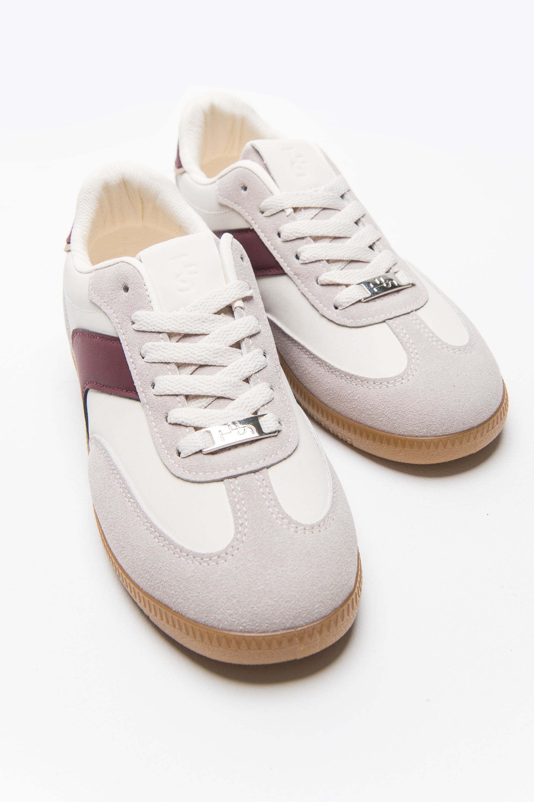 סניקרס מרלו