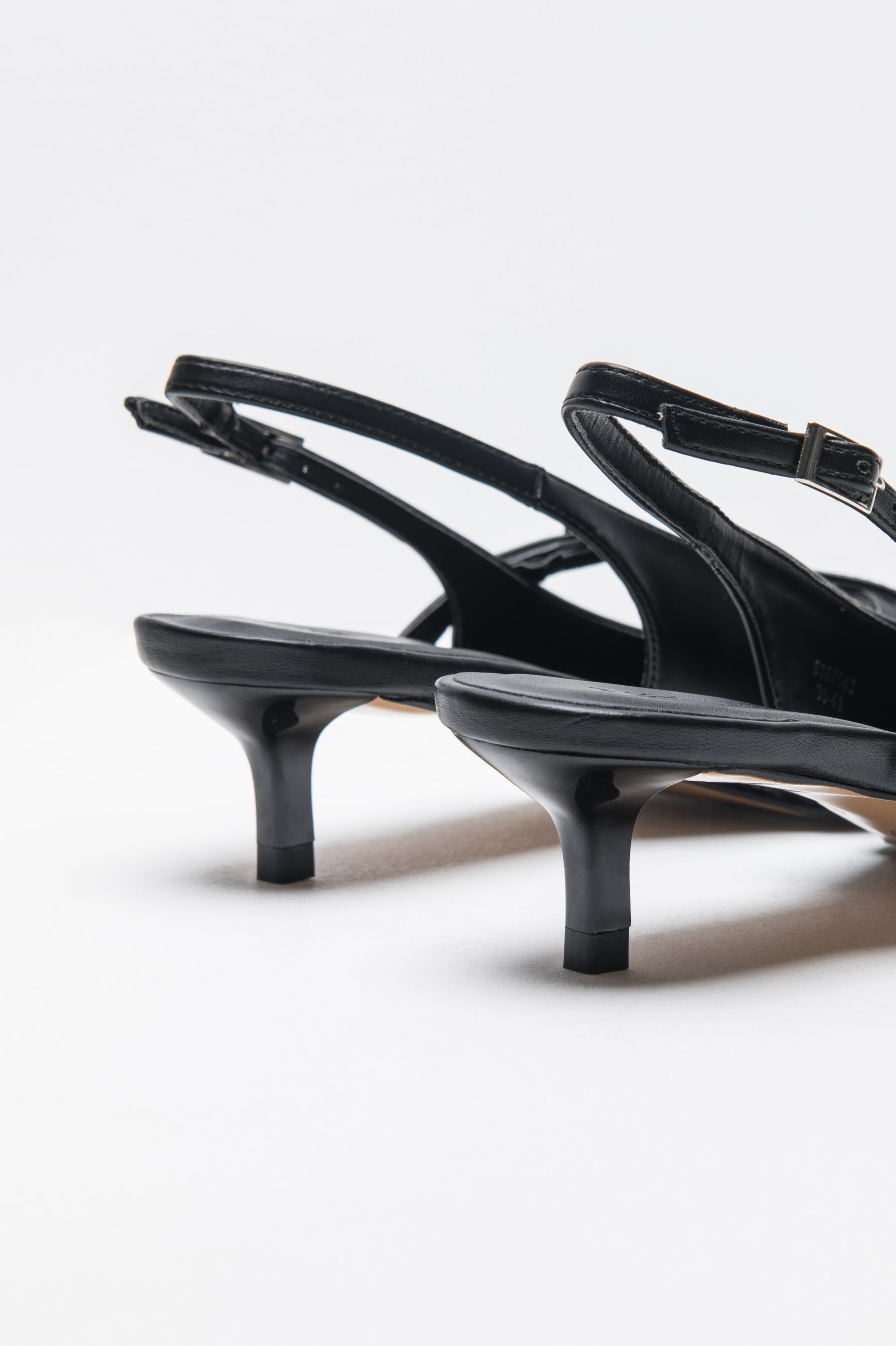 נעל עקב ג'ני