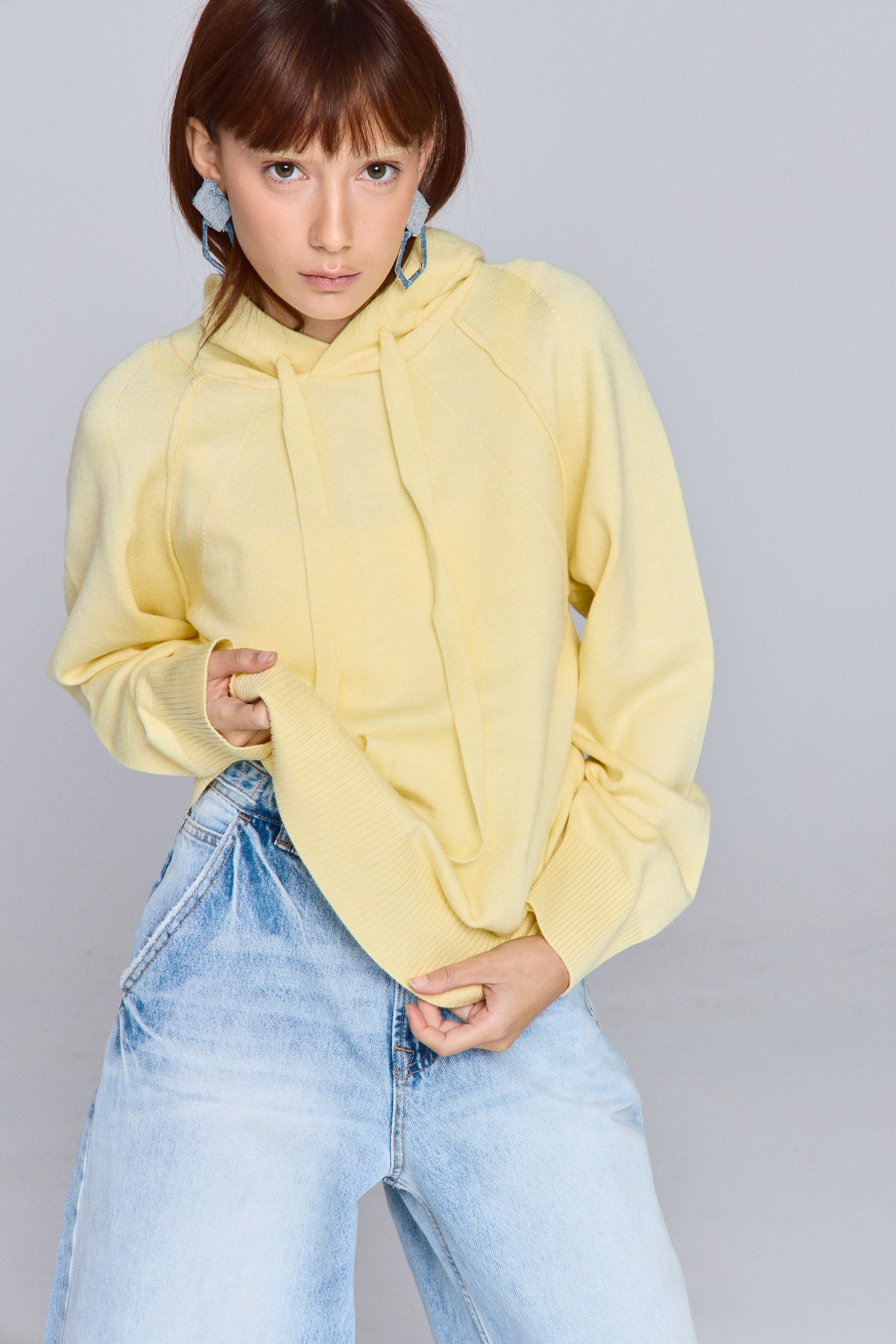 סריג לורי עם קפוצ'ון