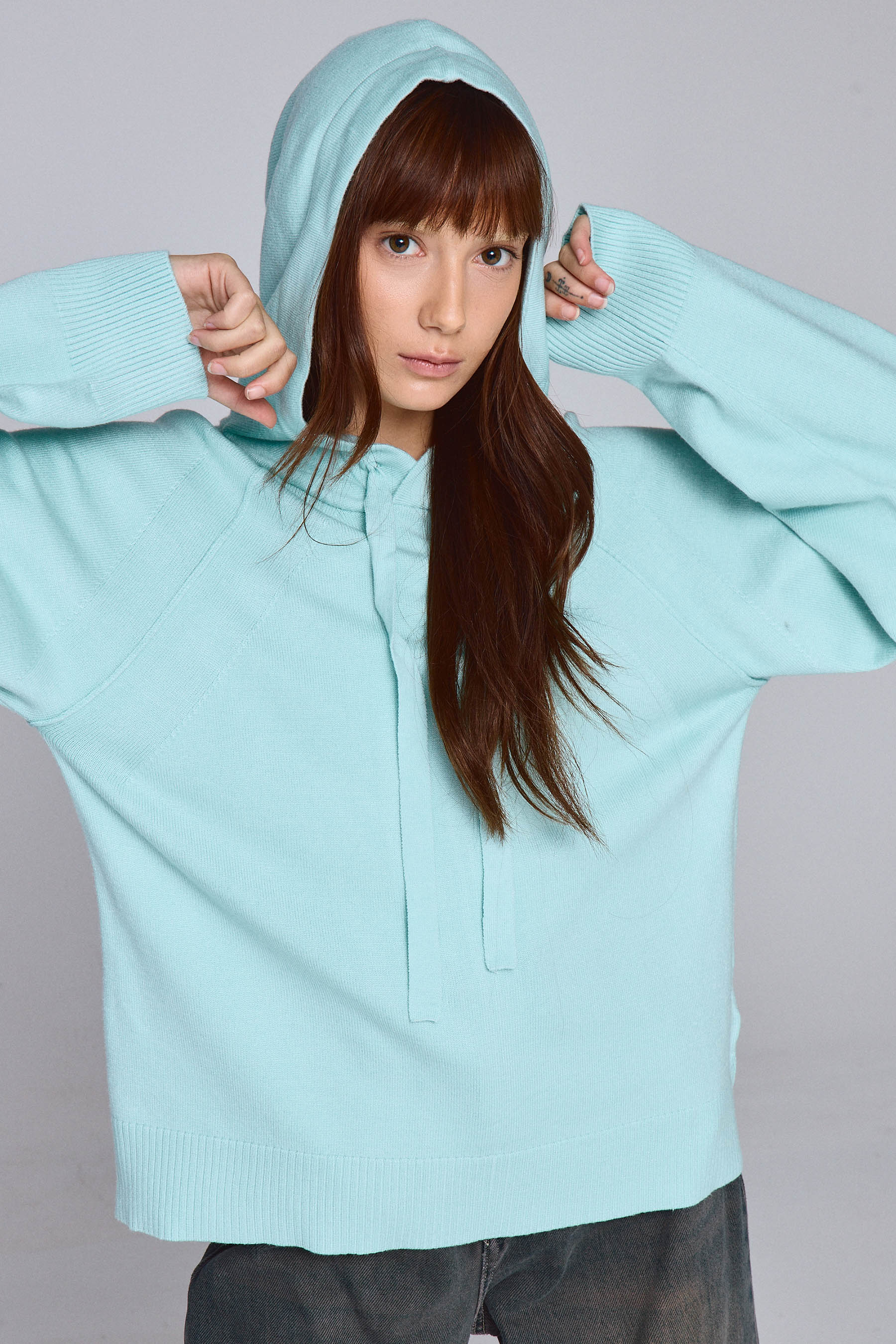 סריג לורי עם קפוצ'ון