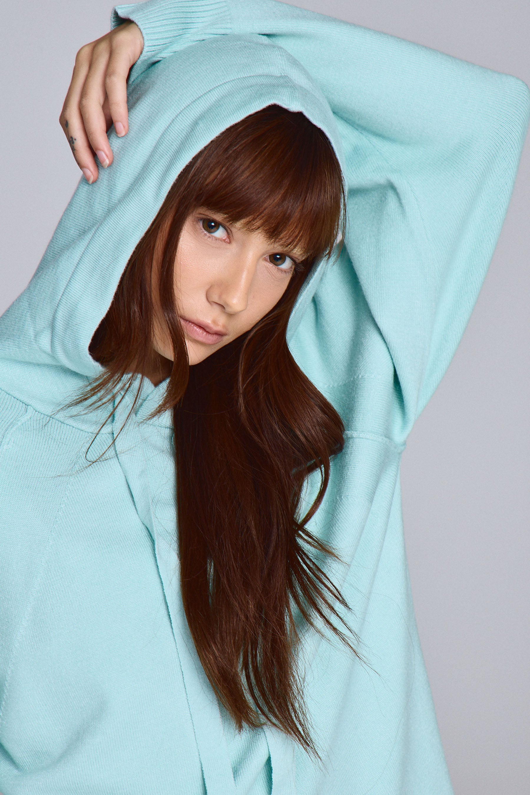 סריג לורי עם קפוצ'ון