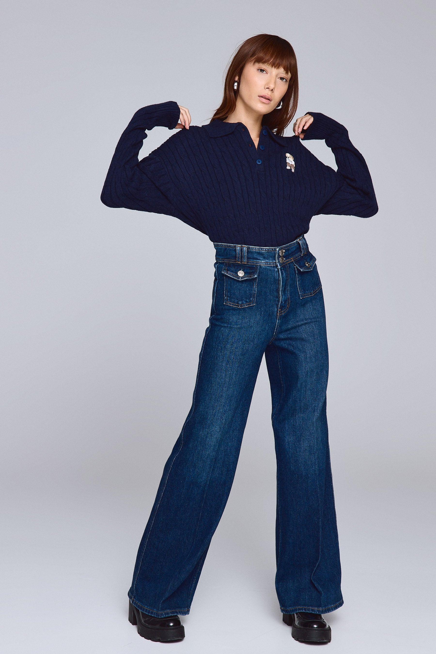 סריג צווארון פולו עם ריקמת דובי