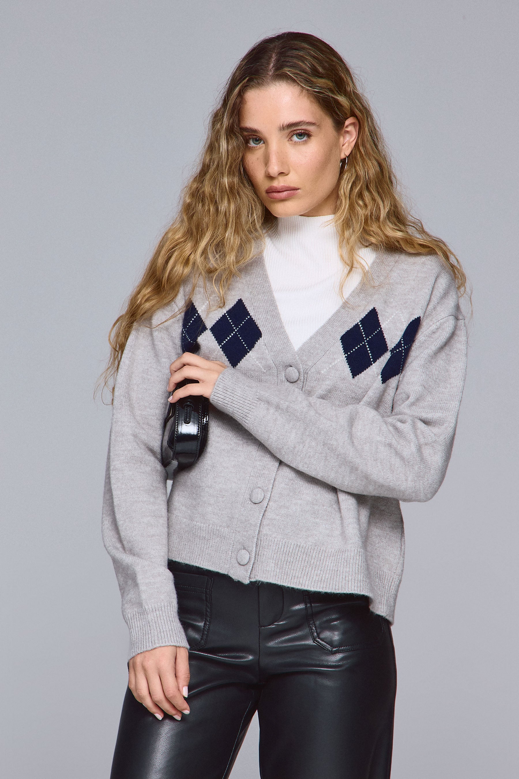 קרדיגן עם מעויינים