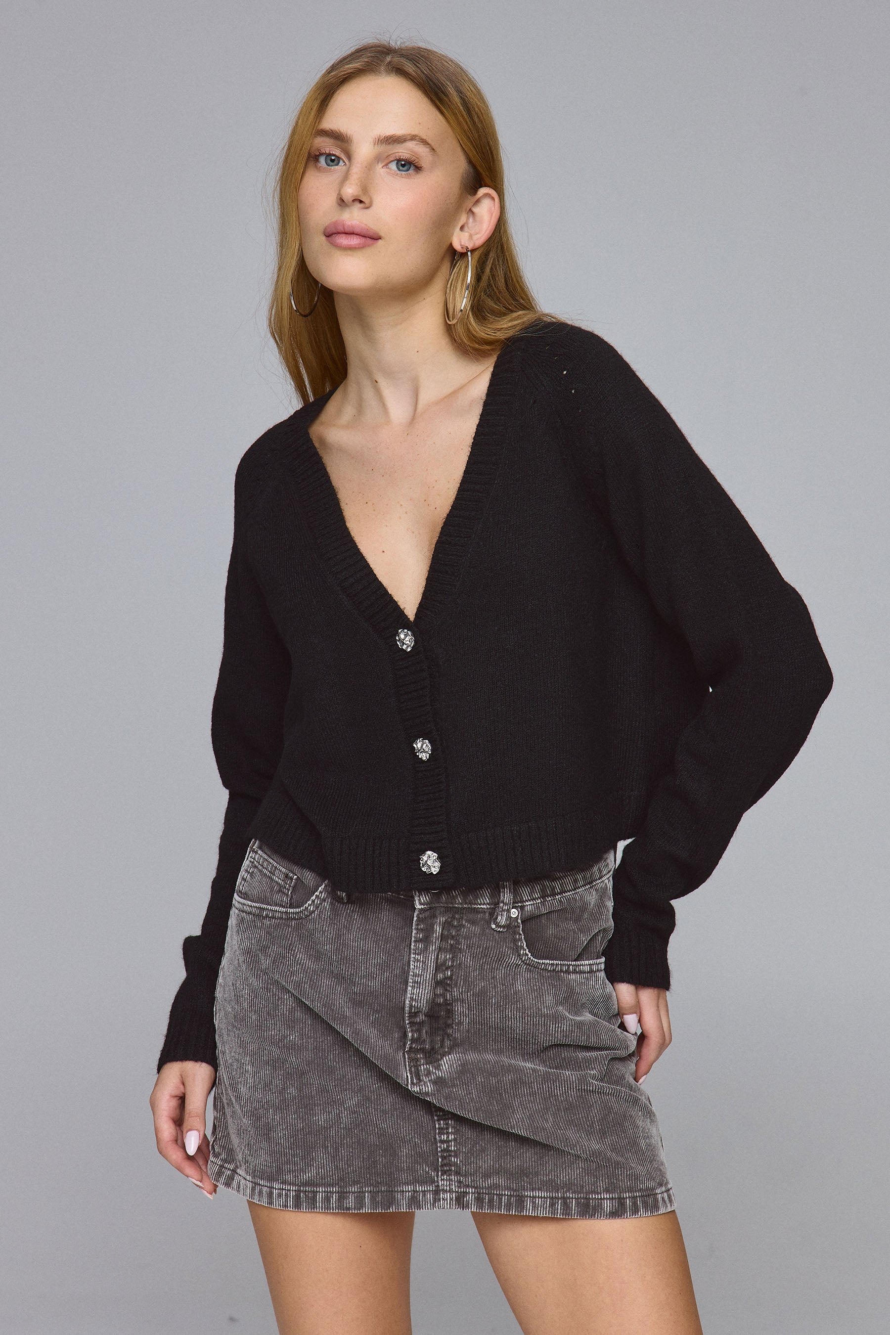 קרדיגן עם כפתורים מנצנצים