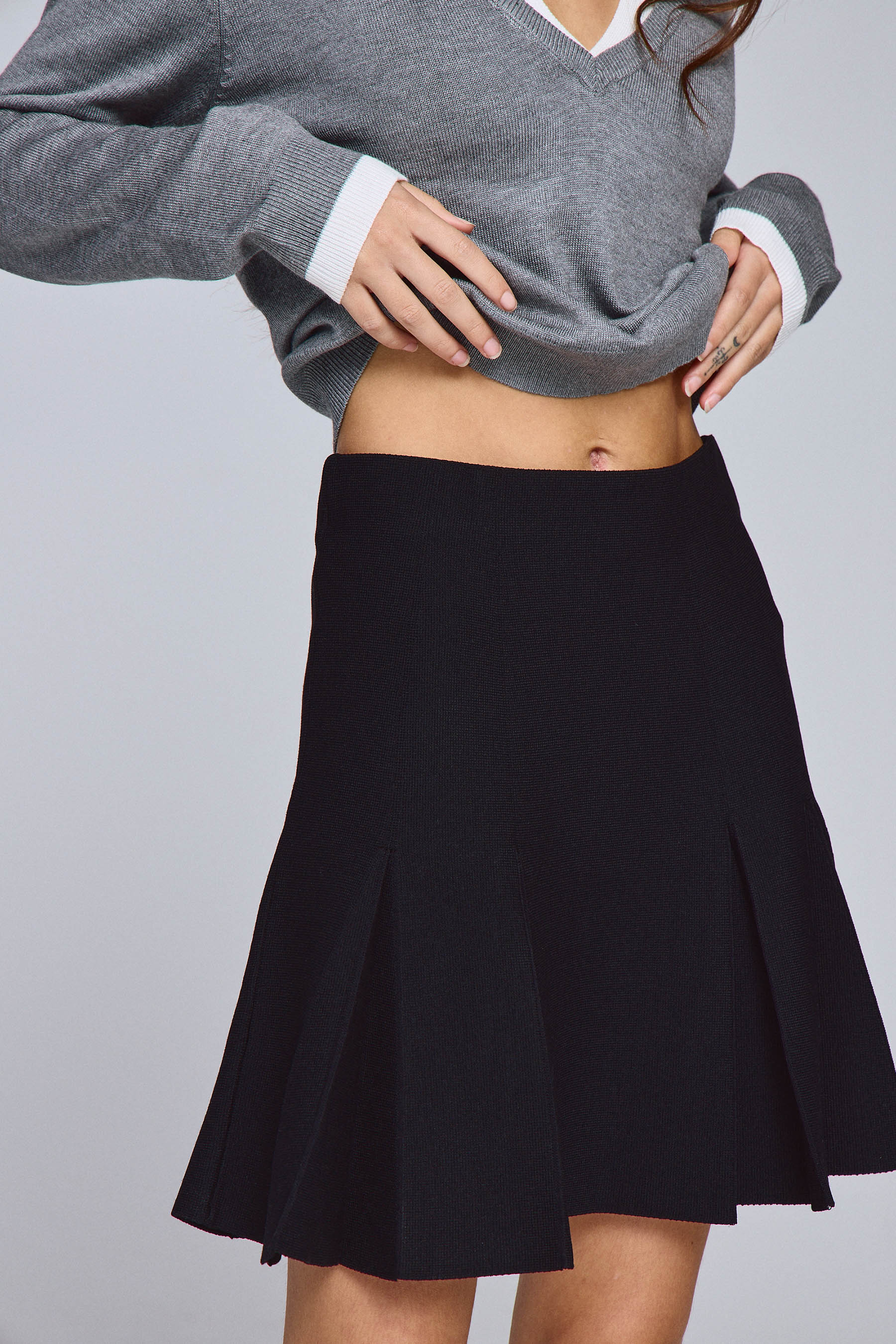 חצאית סריג קפלים אלכס