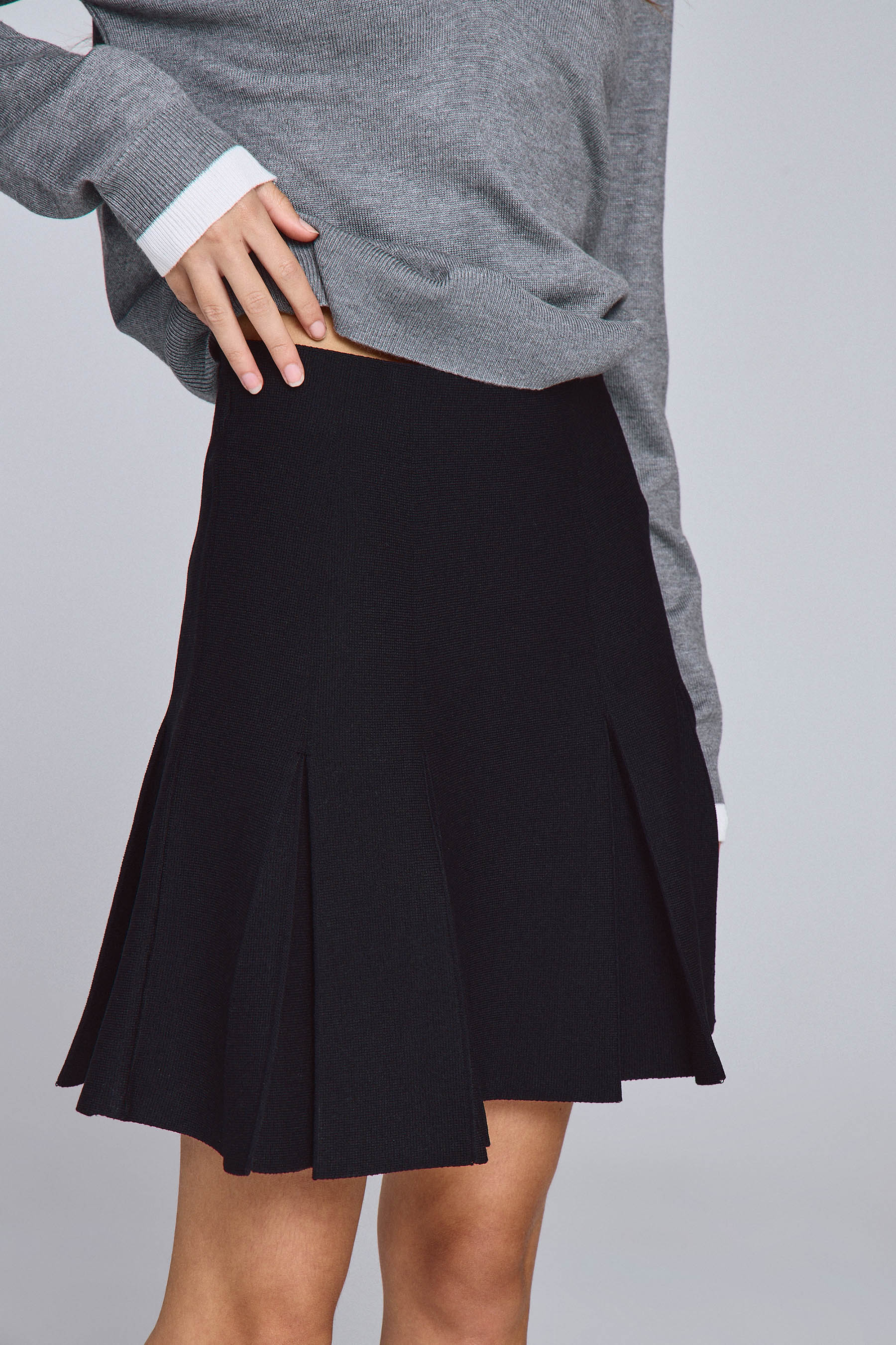 חצאית סריג קפלים אלכס