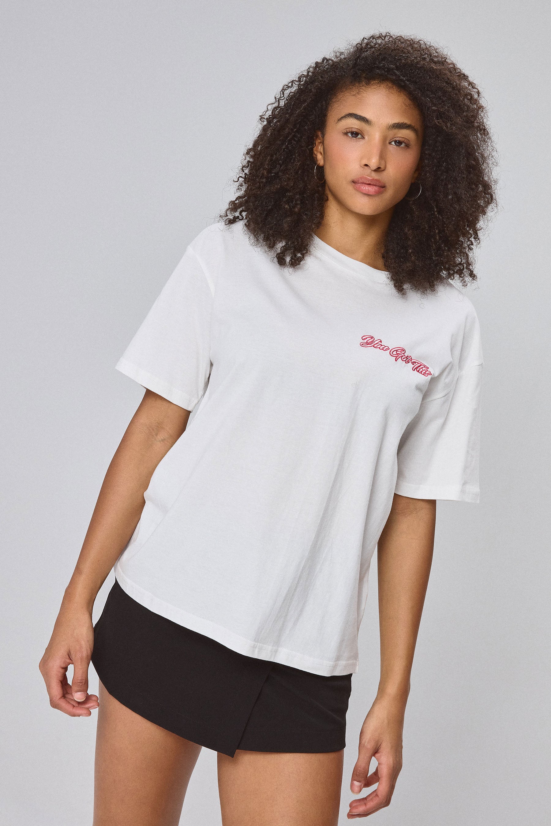 טי שטופה ורקמה