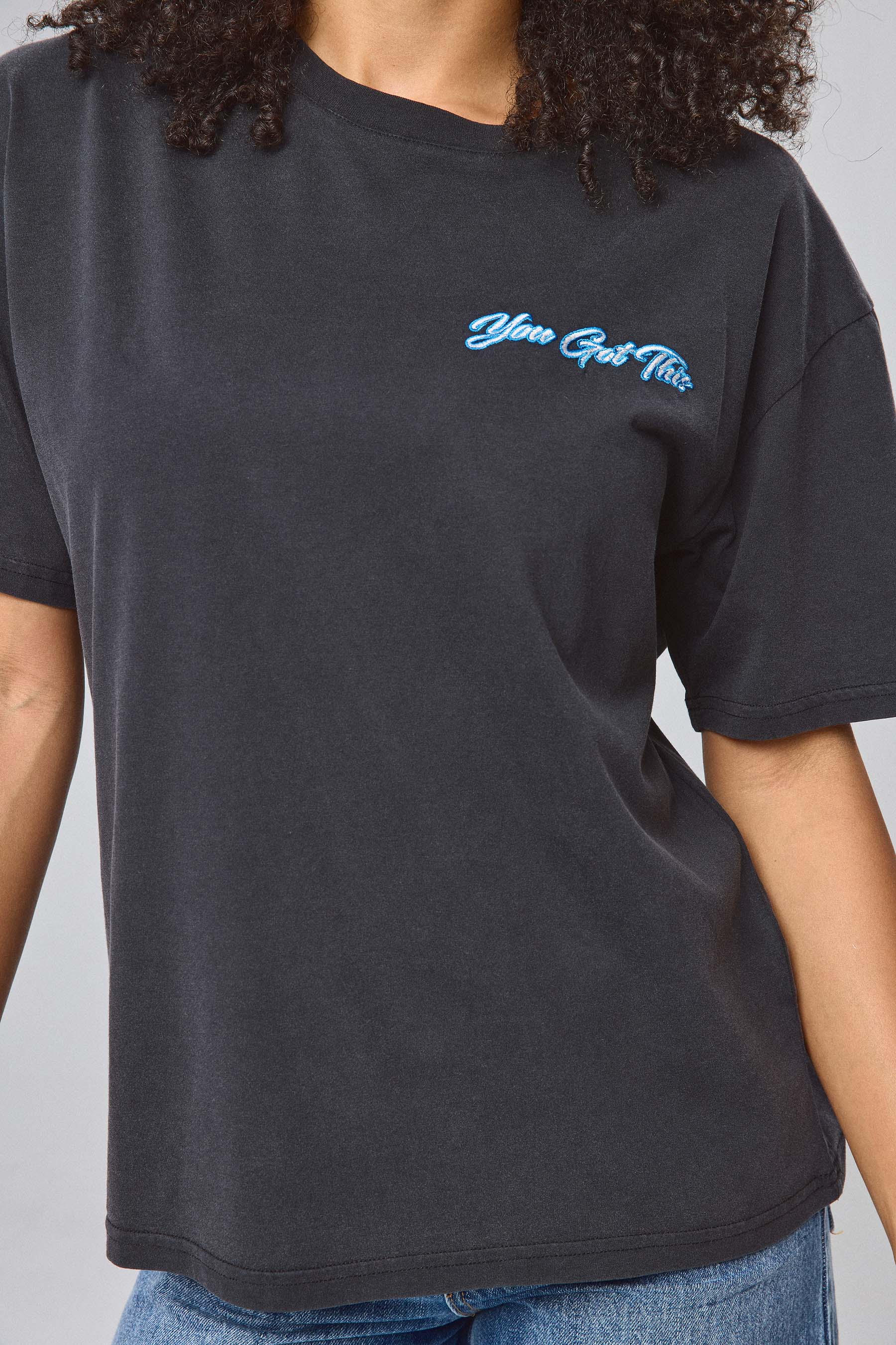 טי שטופה ורקמה