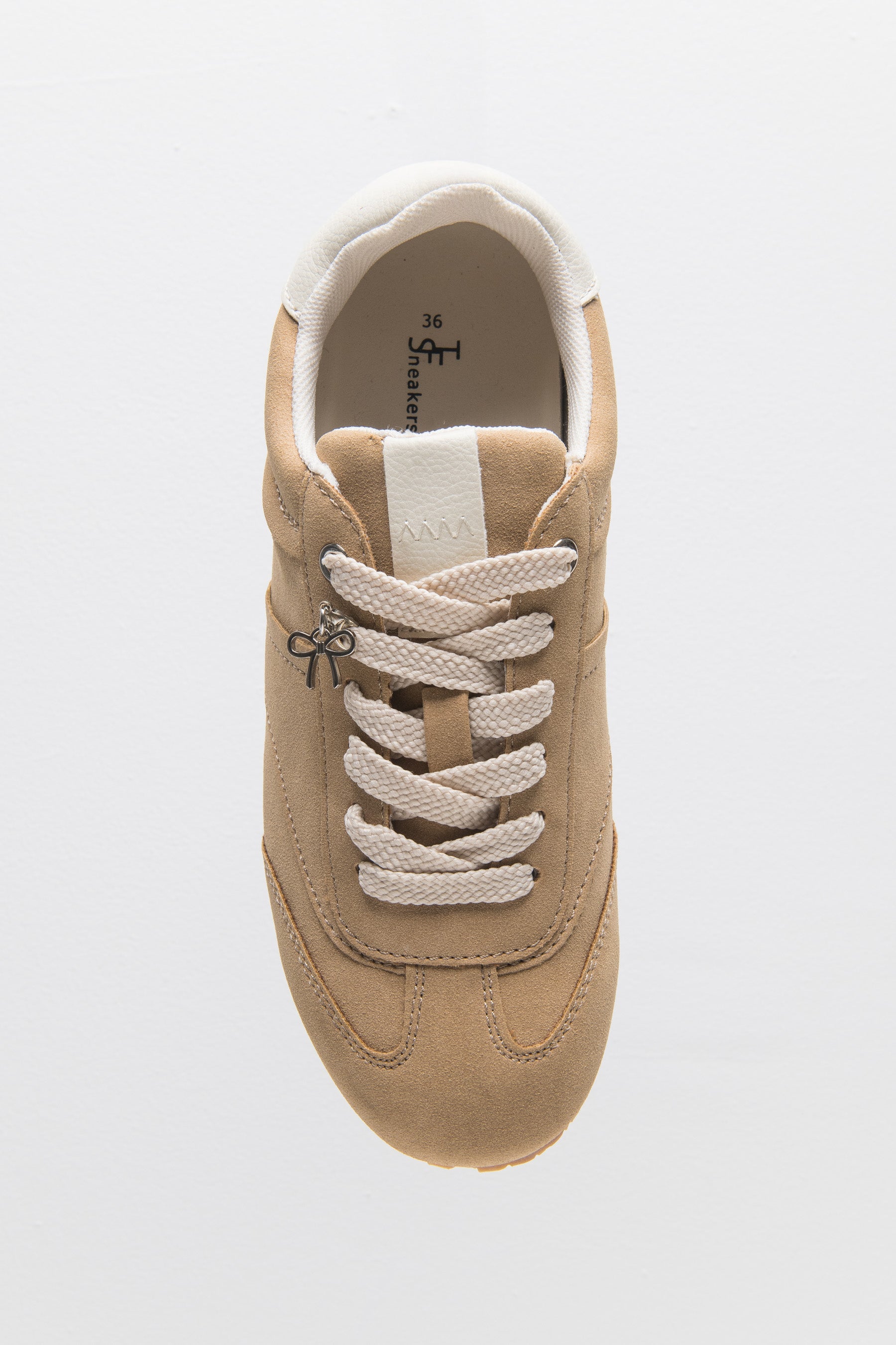 סניקרס סוויד