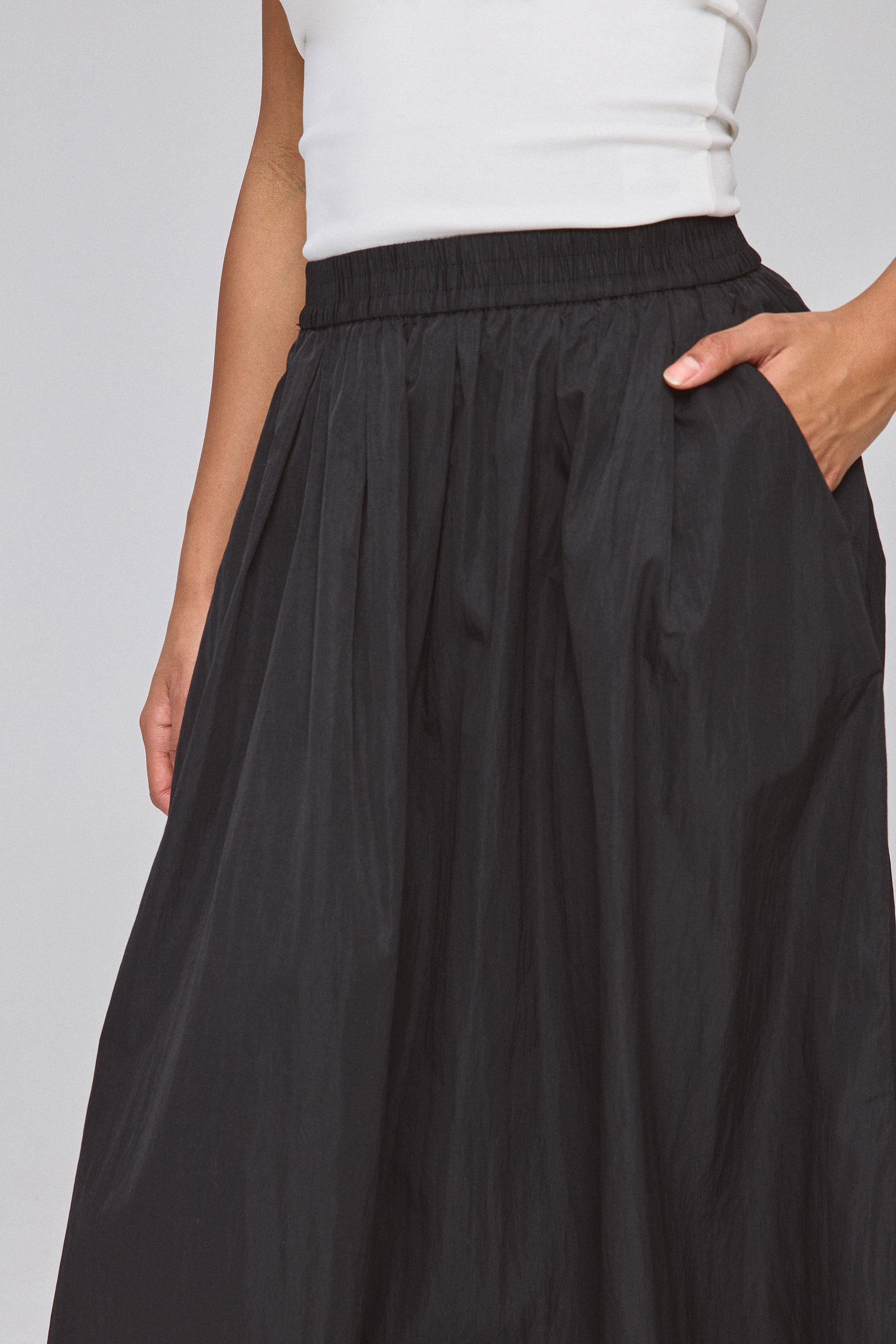 חצאית כיווצים מקסי ניילון