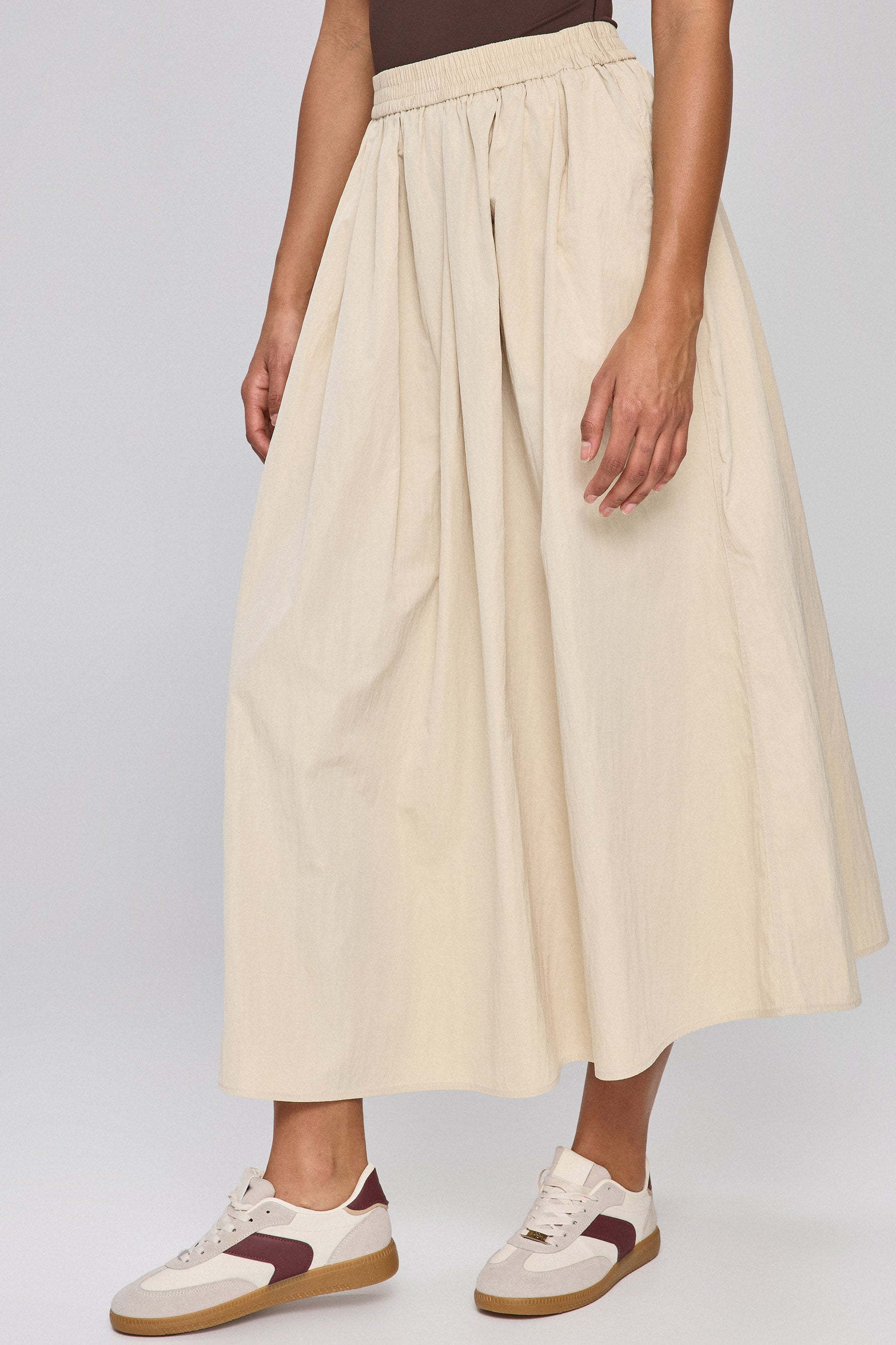 חצאית כיווצים מקסי ניילון