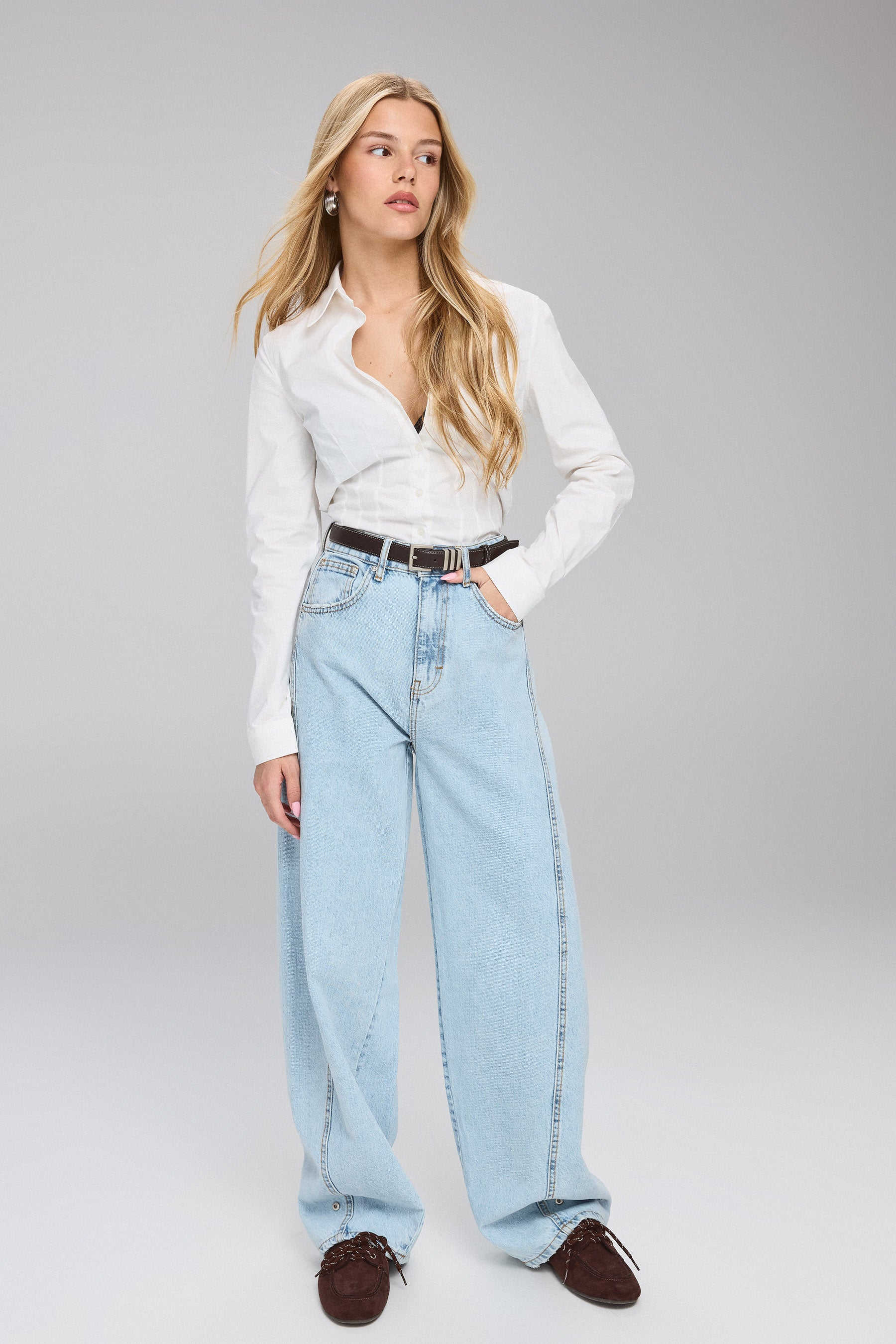 חולצה מכופתרת מתפרים