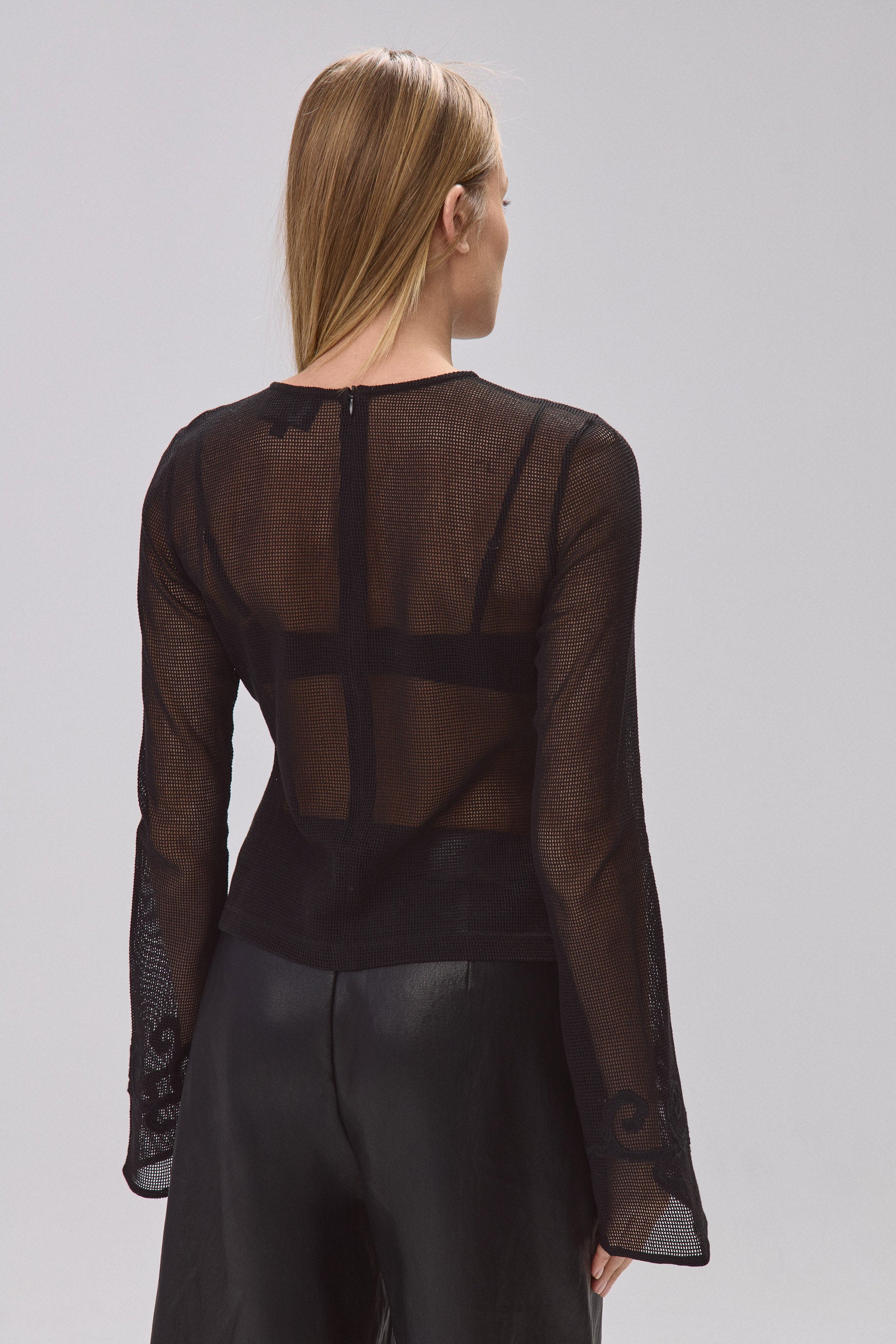 S חולצת תחרה