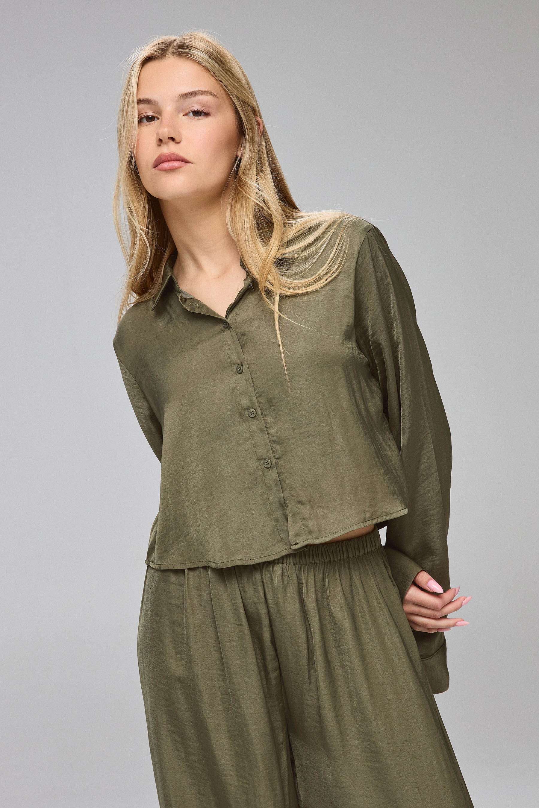 חולצת בוקס סט סאטן קרינקל