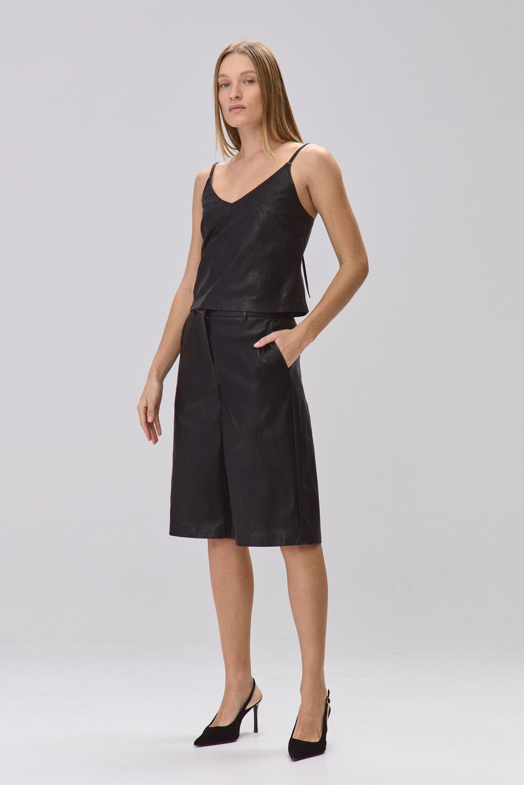 S רקמה PU טופ