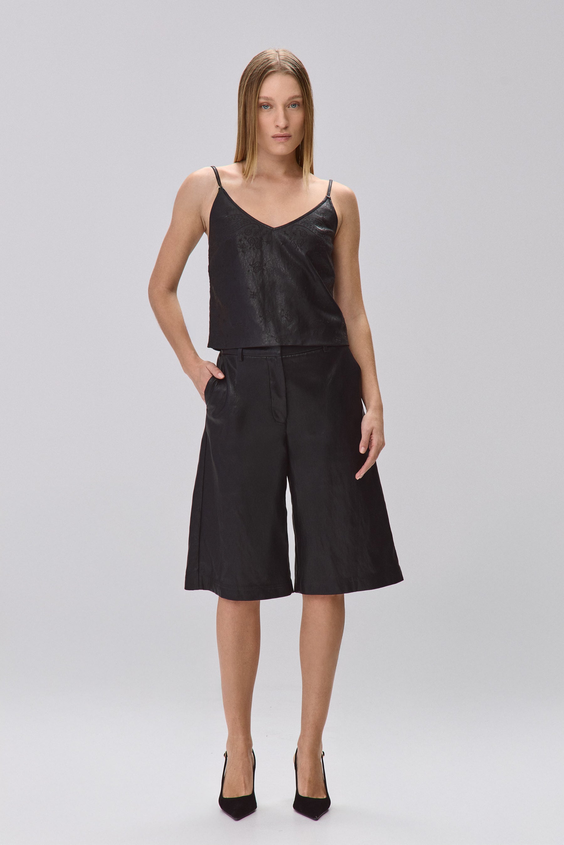 S רקמה PU טופ