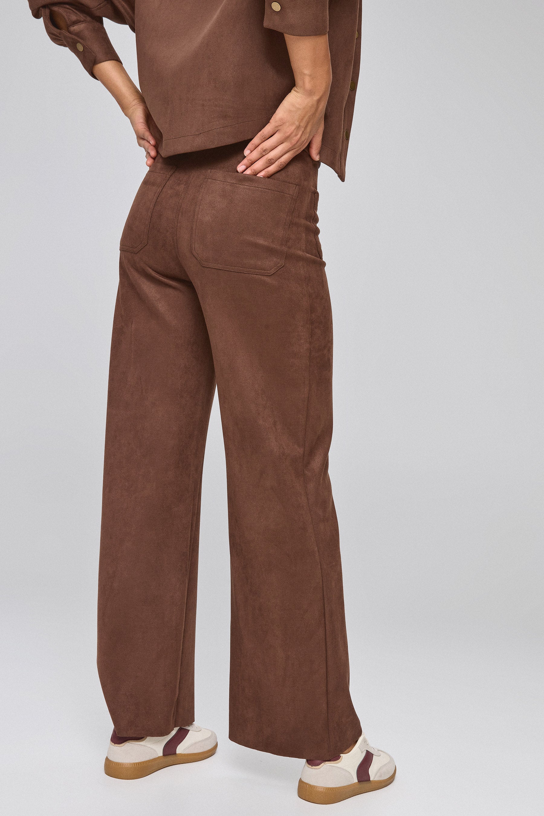 מכנסיים זמש עם חגורה דקה סט