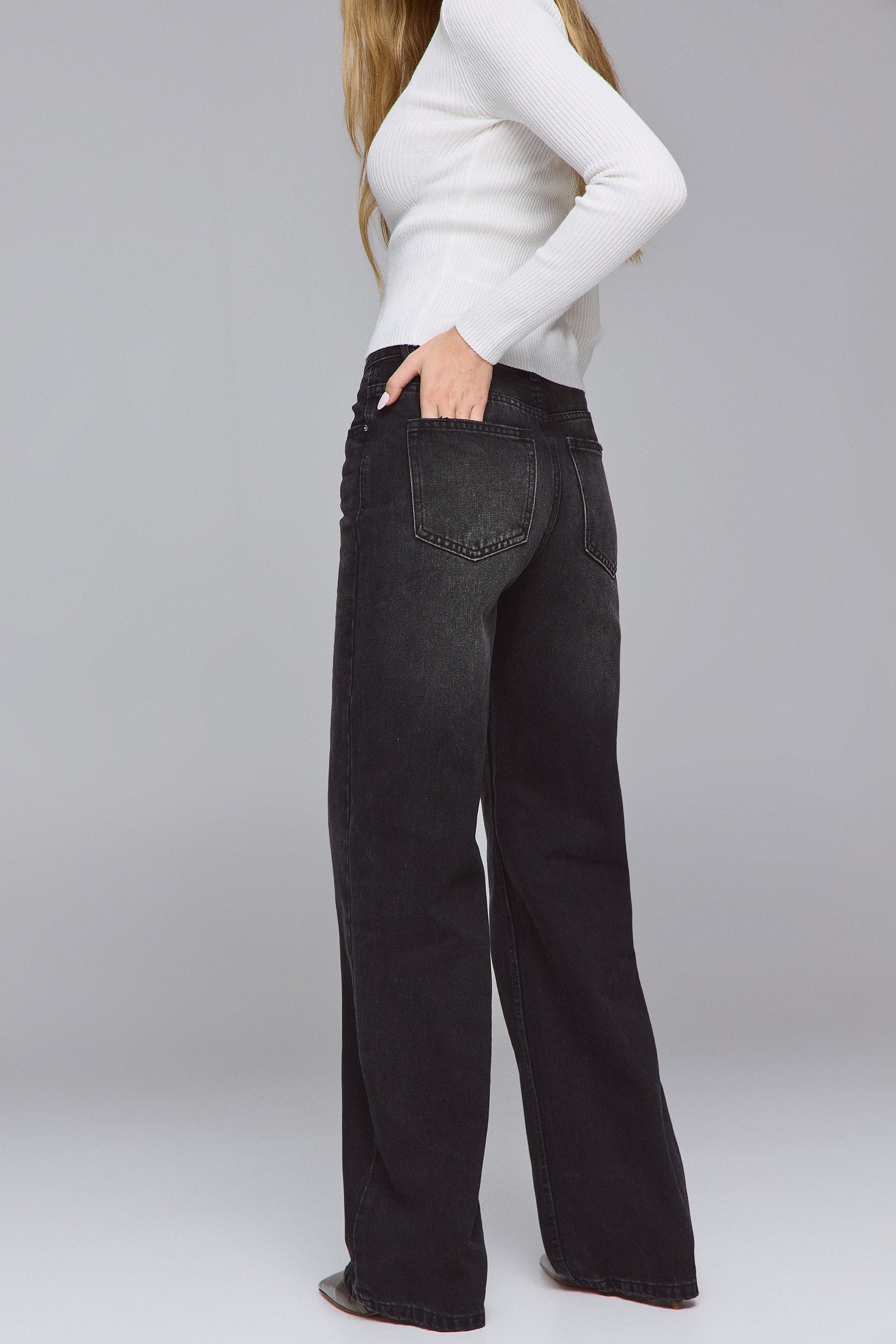 ג'ינס מימי רגל רחבה