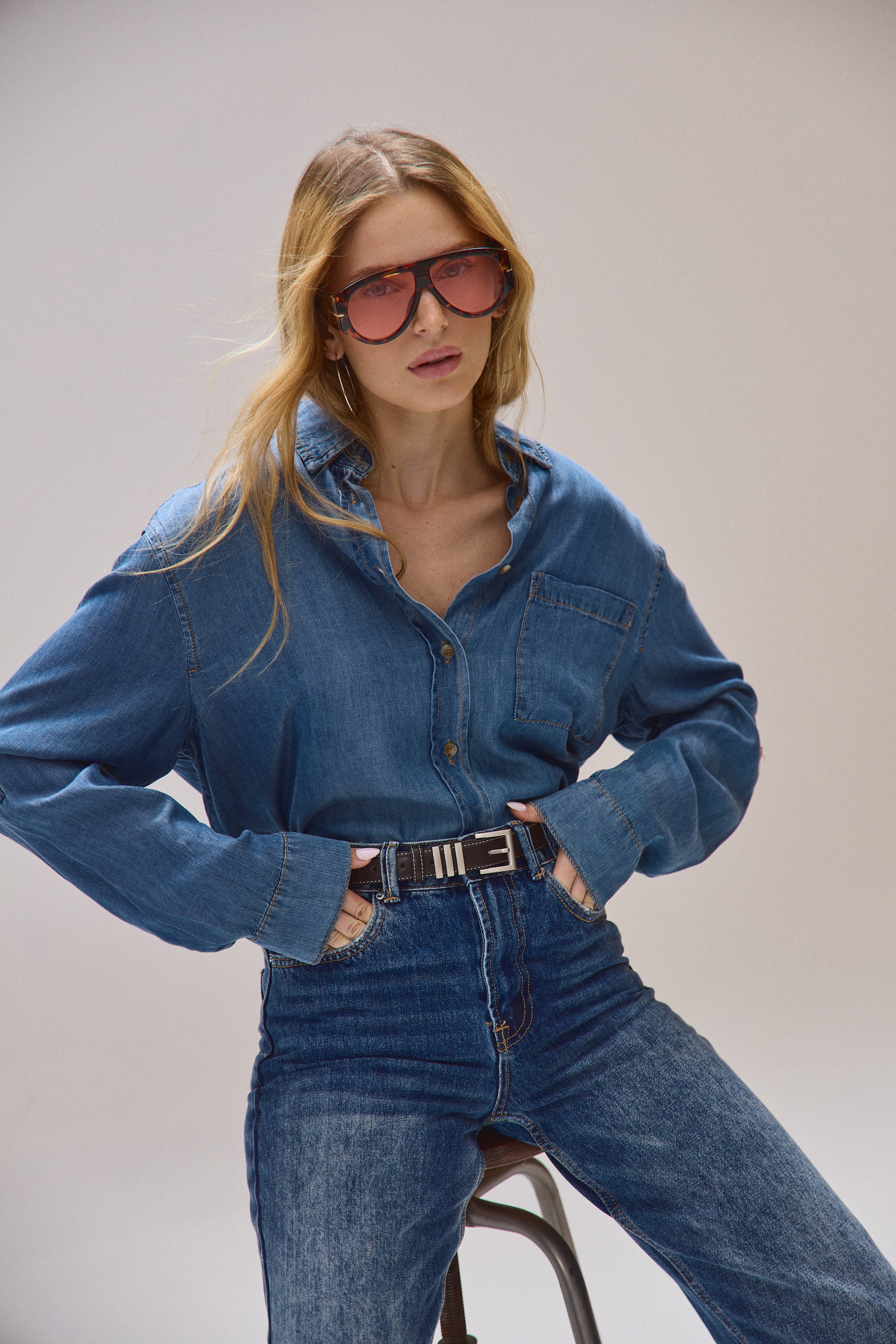 ג'ינס מימי רגל רחבה