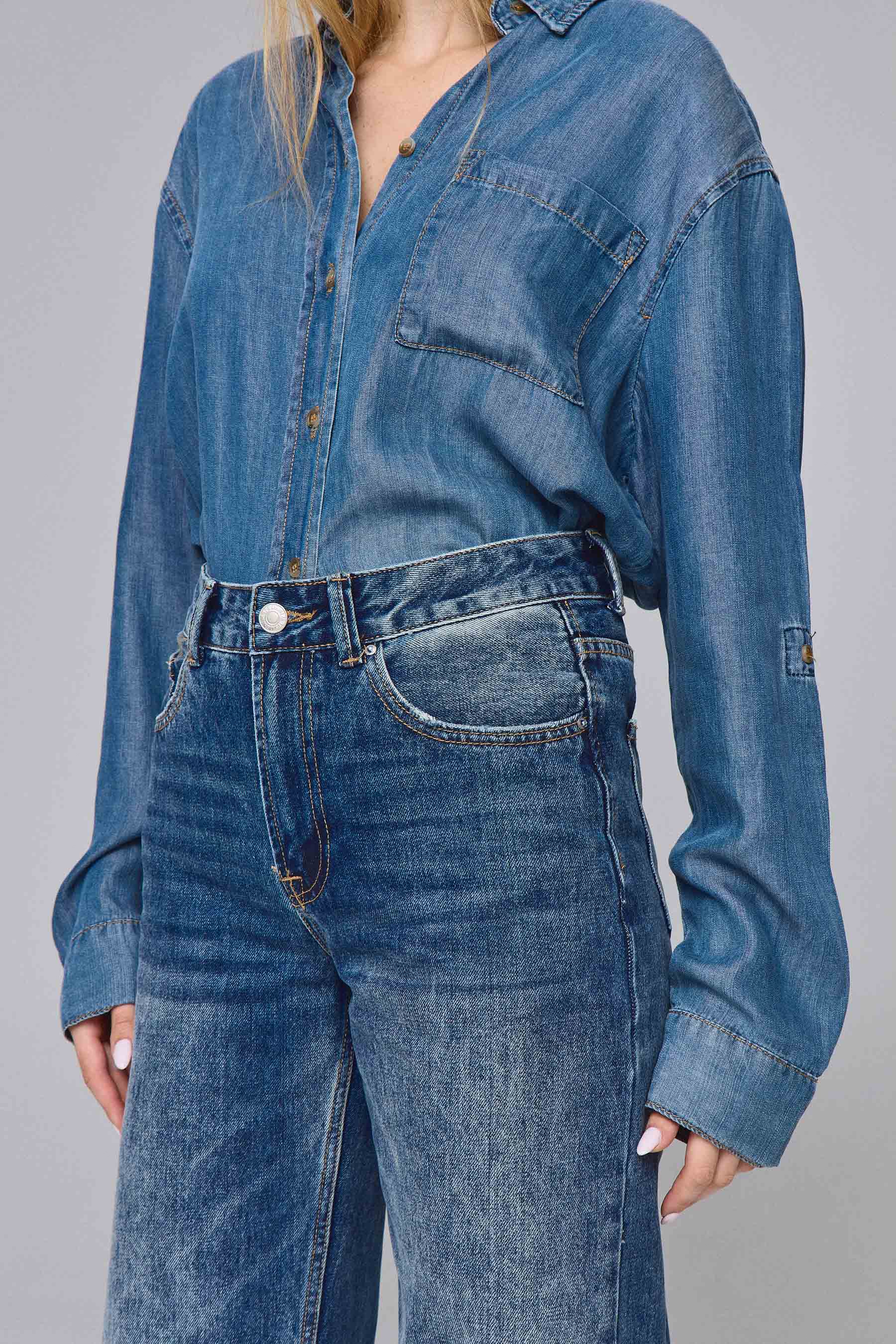 ג'ינס מימי רגל רחבה