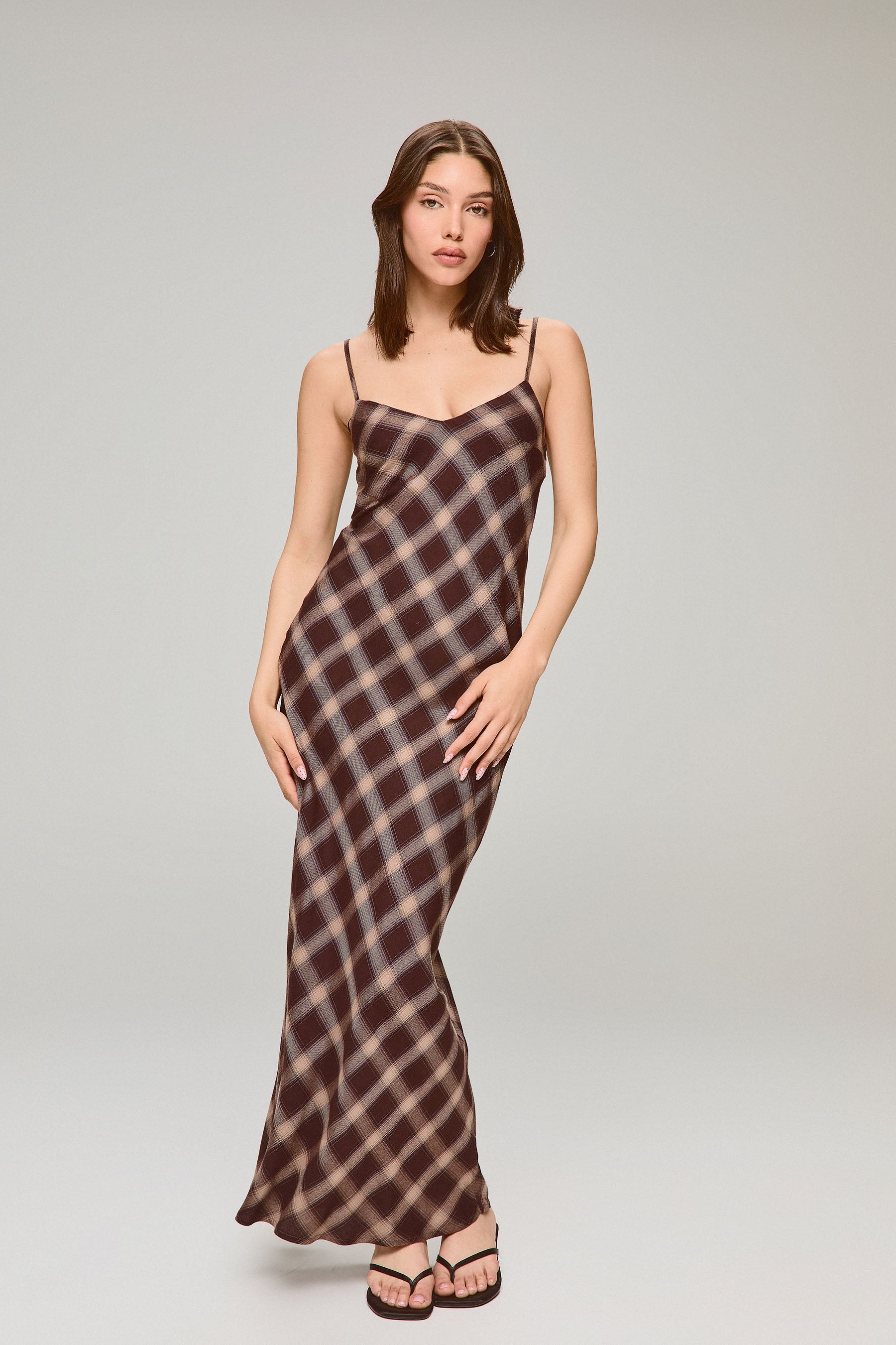 שמלת מקסי משבצות בראון