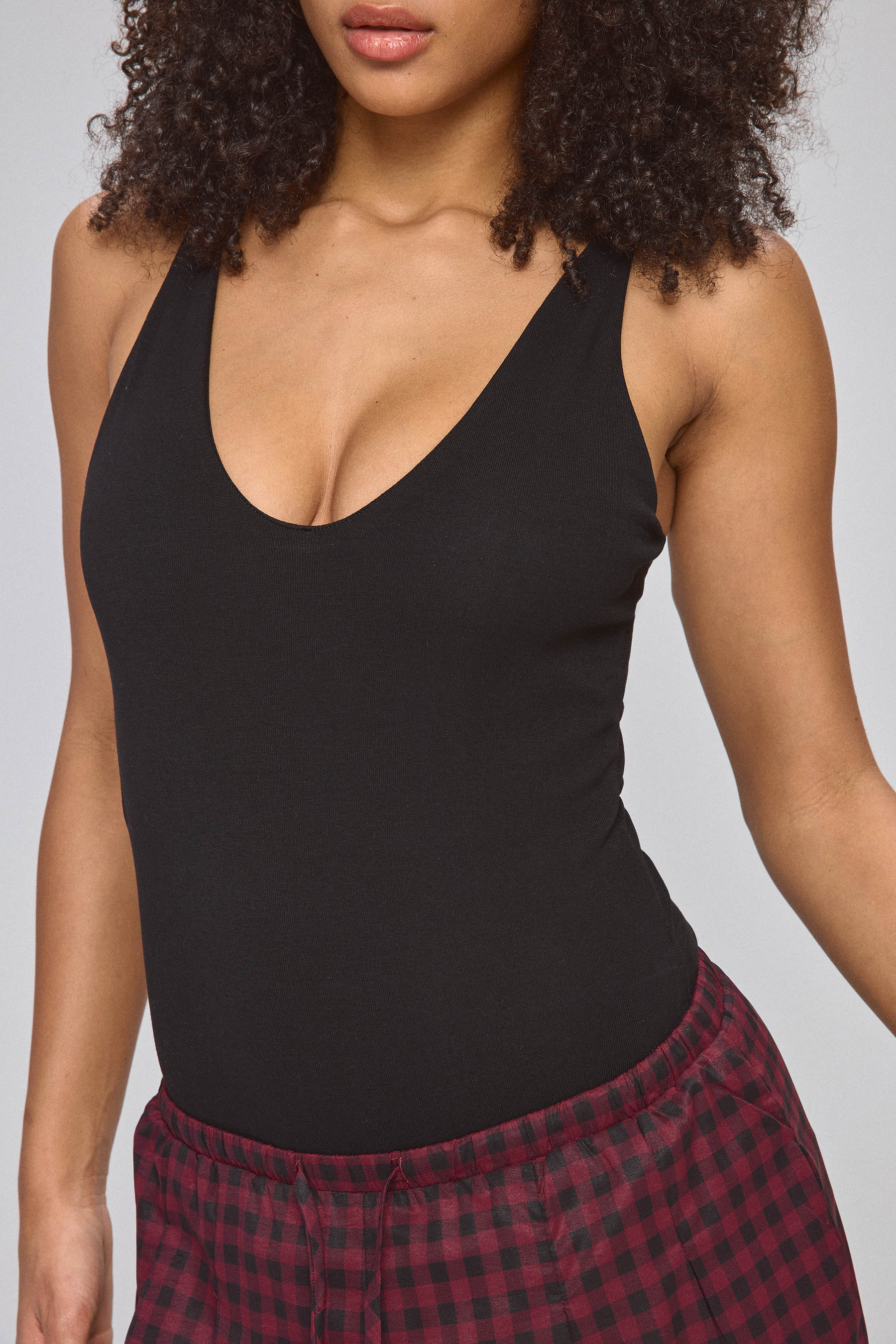 בגד גוף מחשוף עמוק