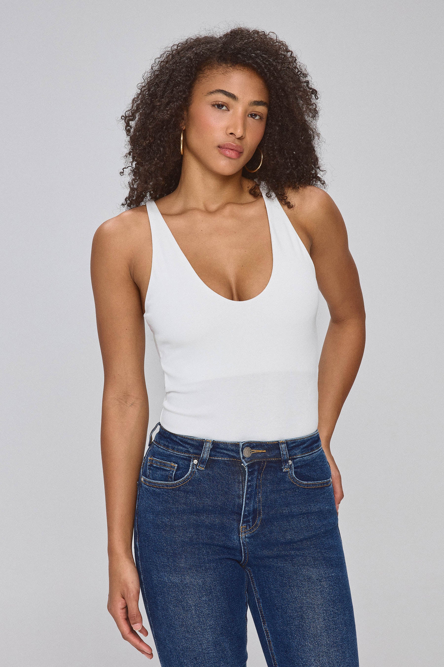 בגד גוף מחשוף עמוק