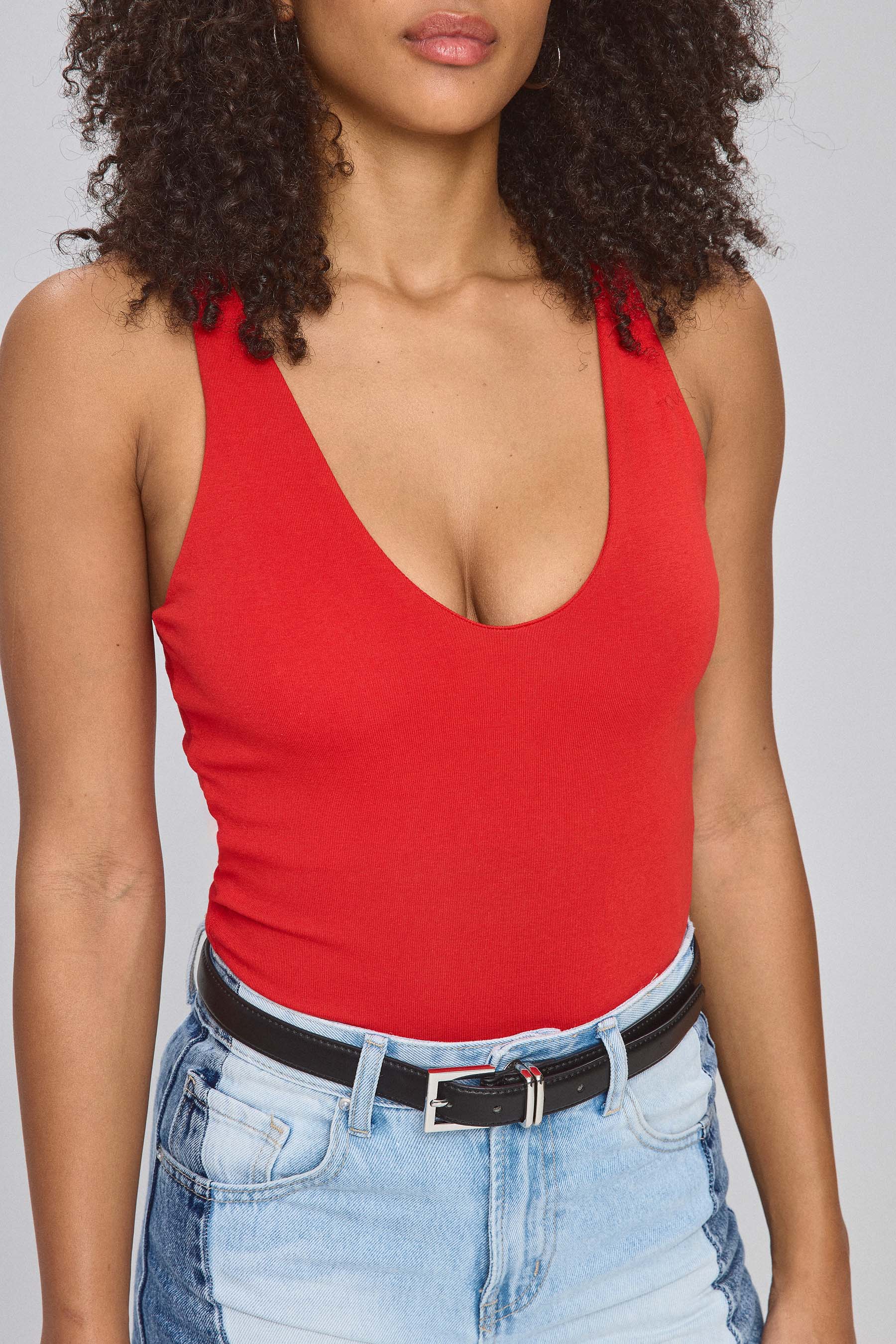 בגד גוף מחשוף עמוק