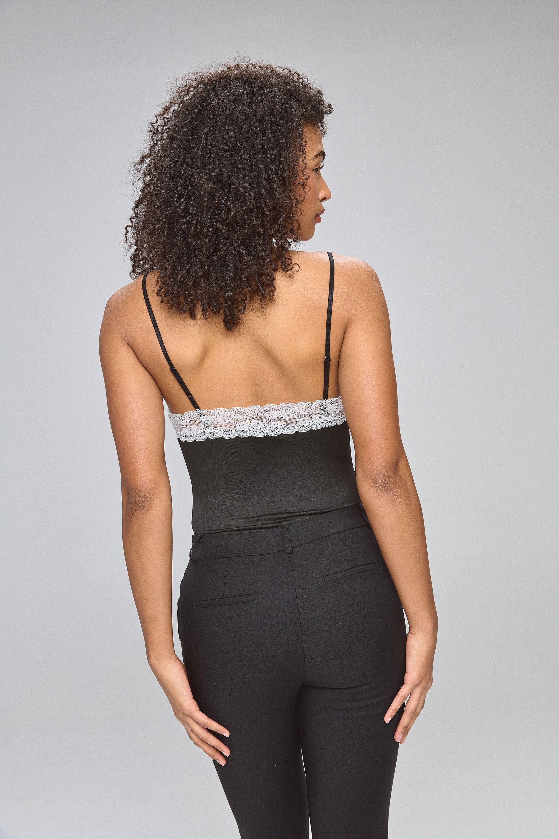 בגד גוף הולי תחרה