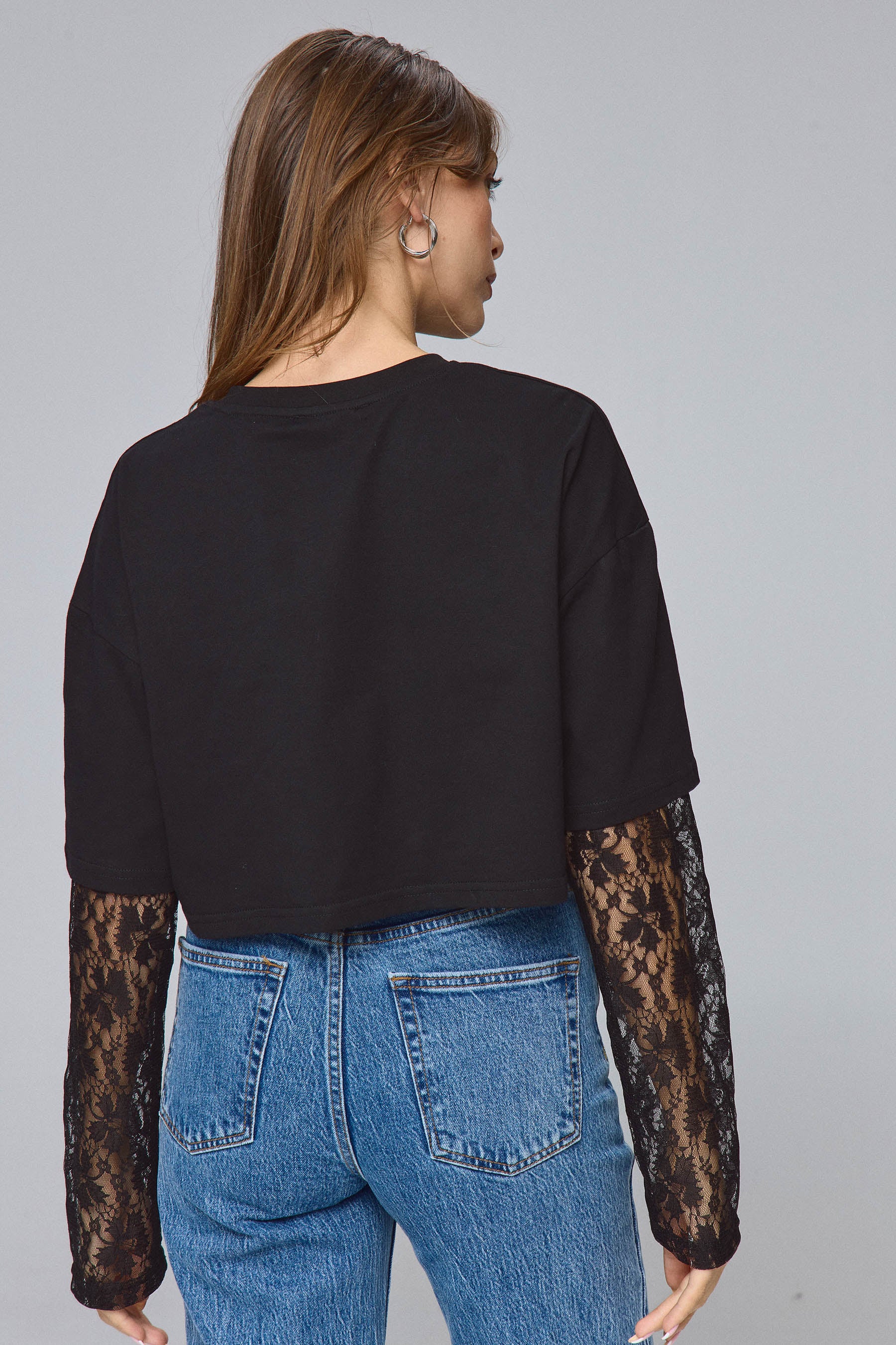 טי שירט שרוול תחרה