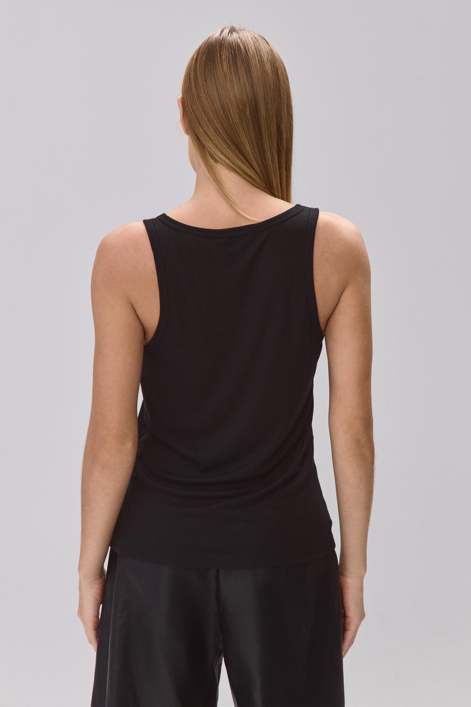 S גופייה בייס