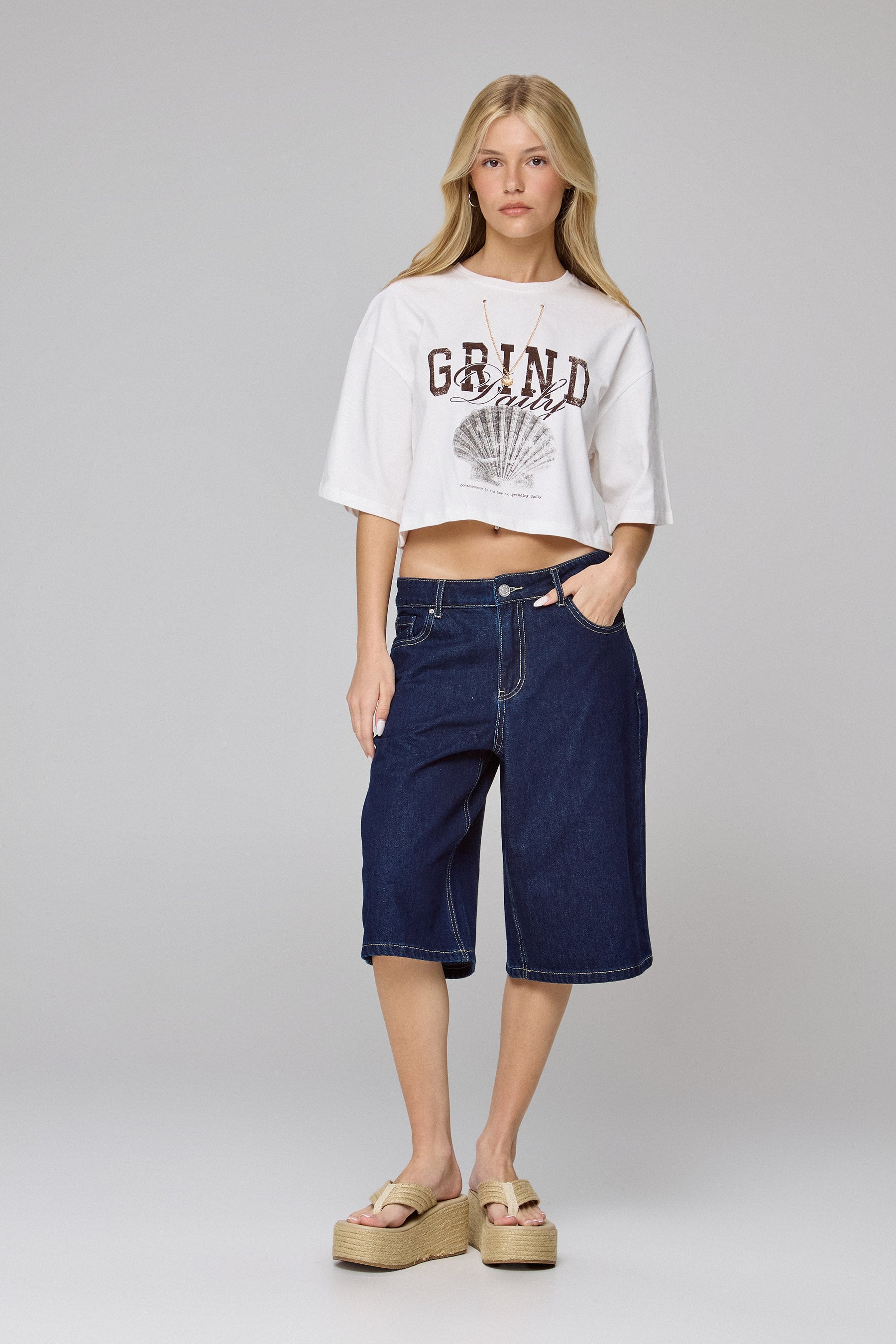 טישירט קרופ שרשרת צדף