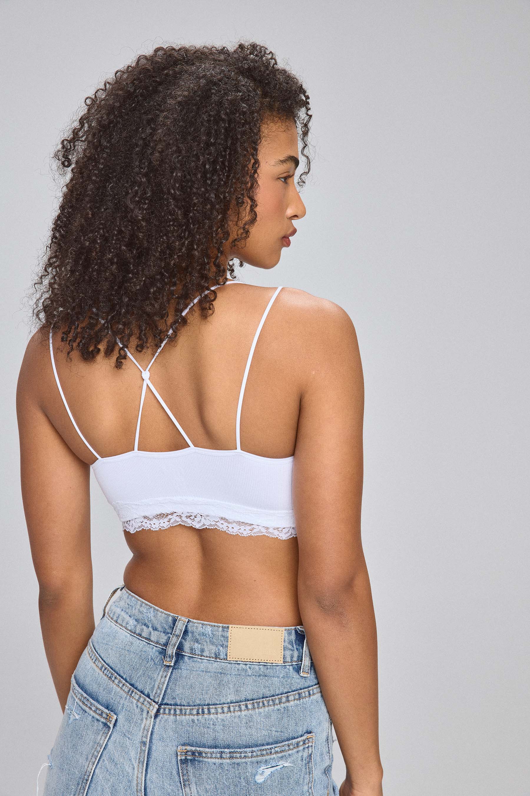 DAISY - טופ תחרה