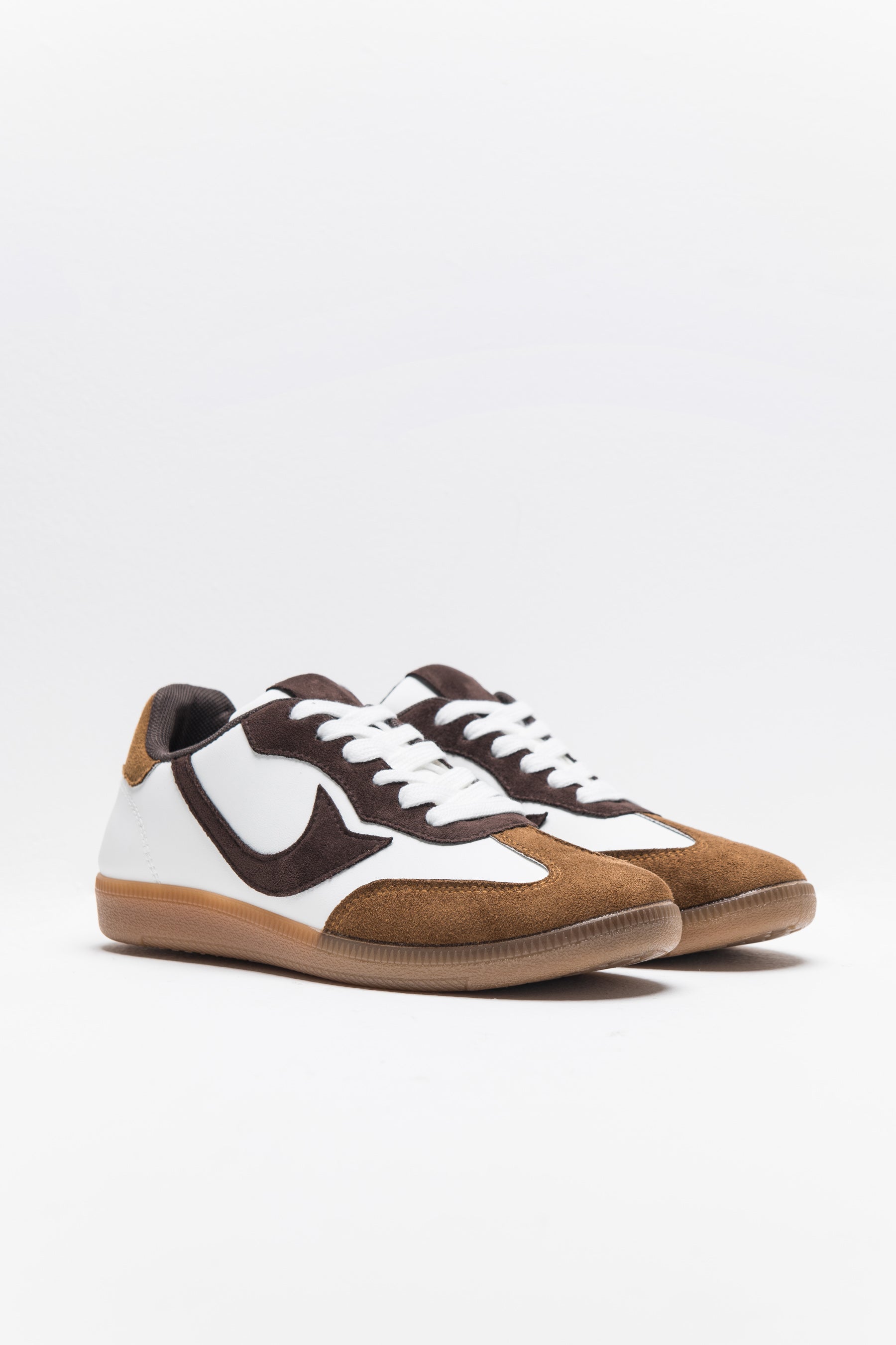 סניקרס רוקי