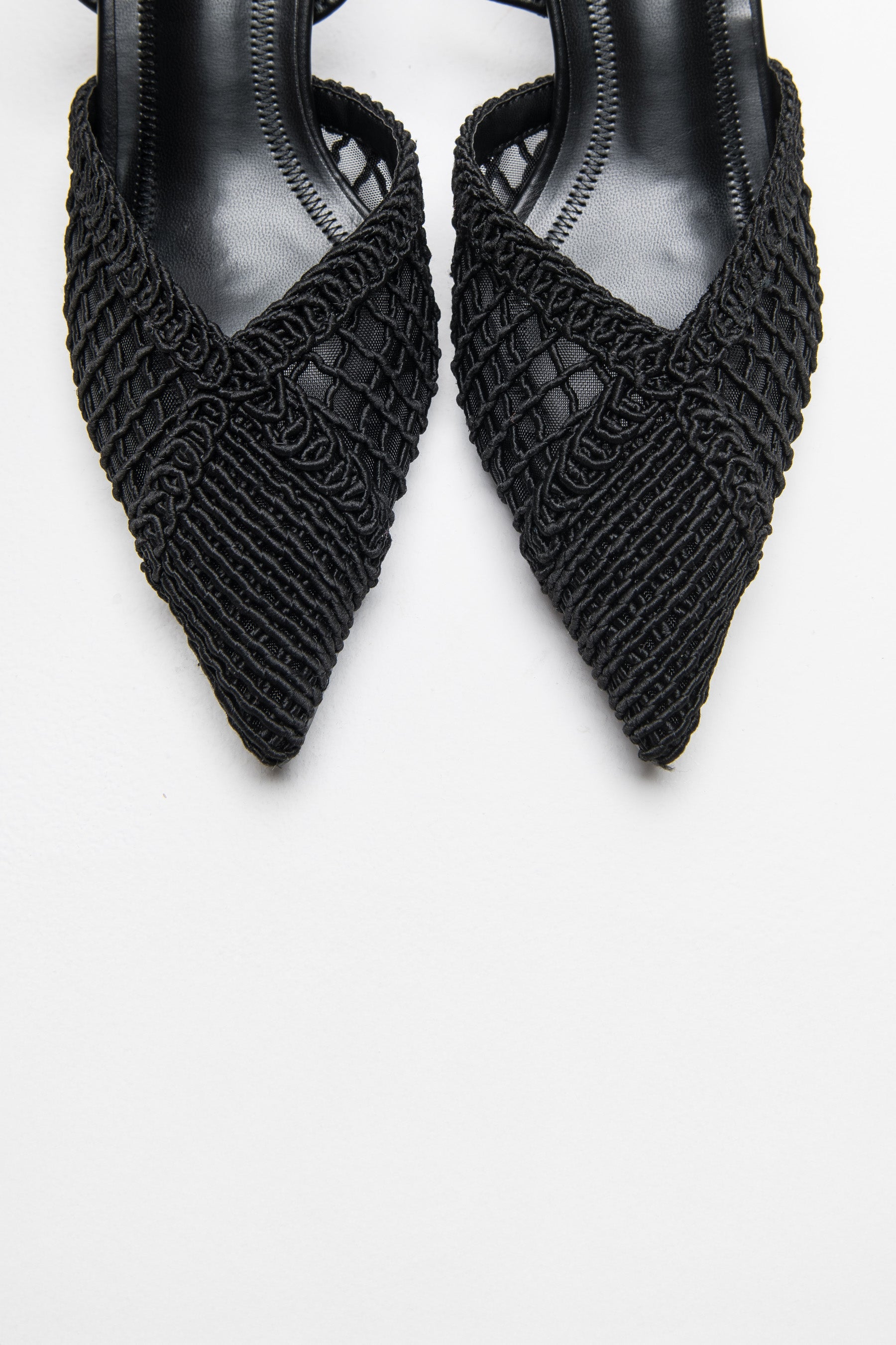 עקב שפיץ סרוג