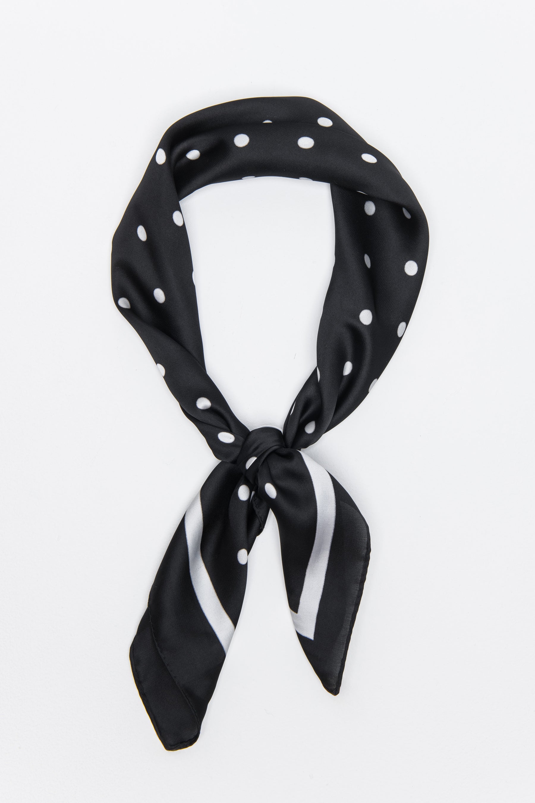 מטפחת סאטן נקודות שחור