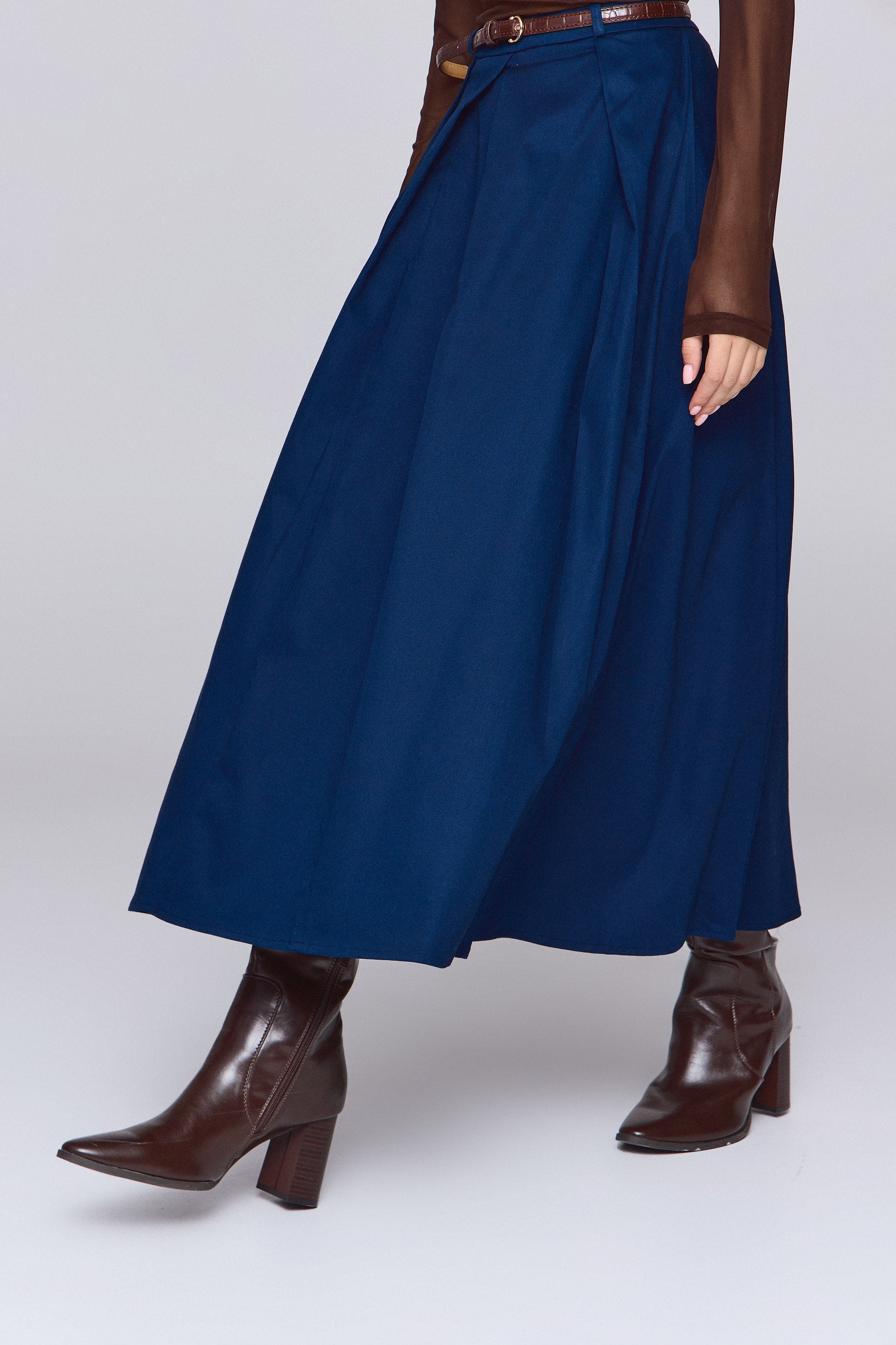 חצאית קפלים מקסי חגורה