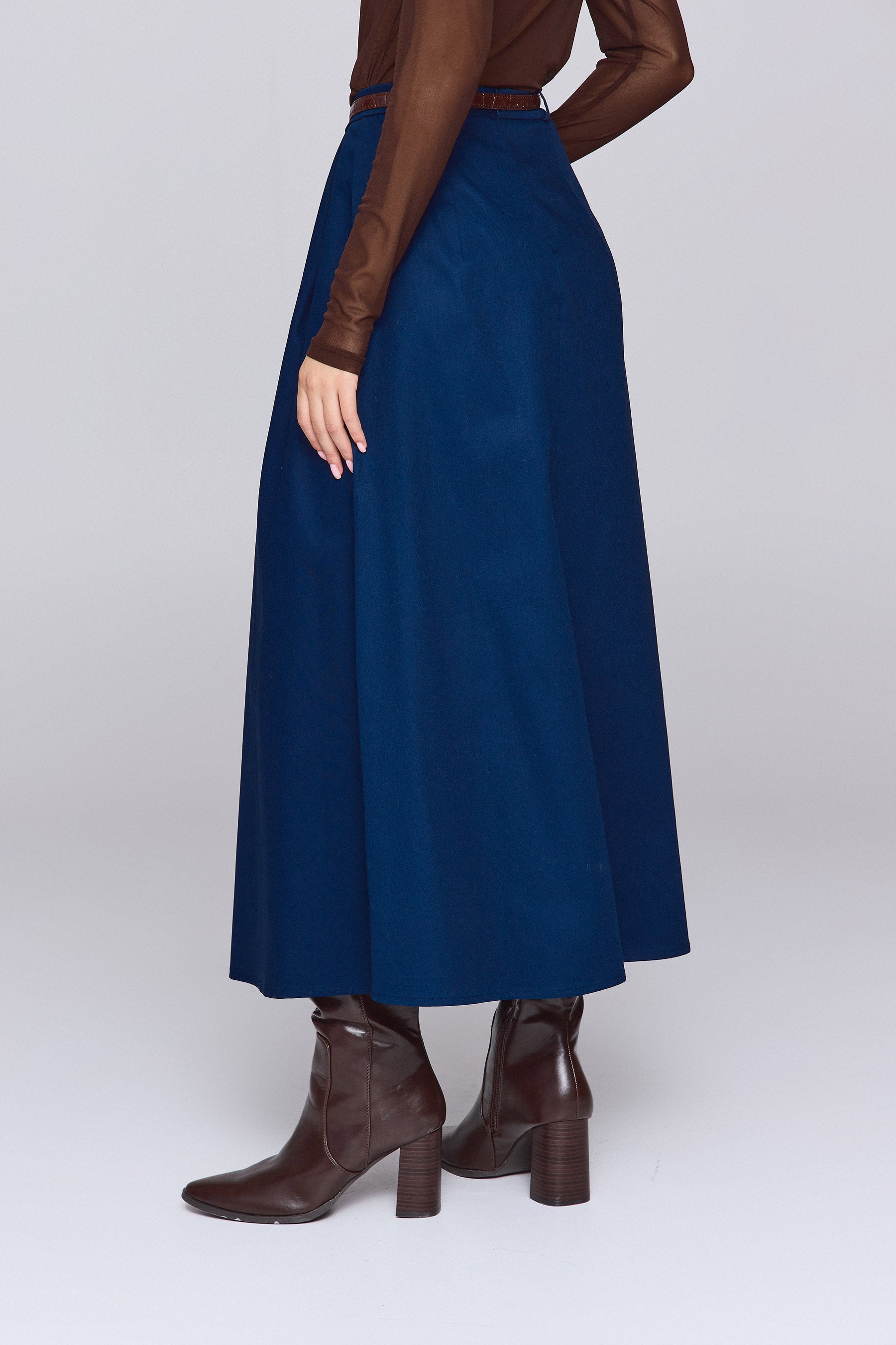 חצאית קפלים מקסי חגורה